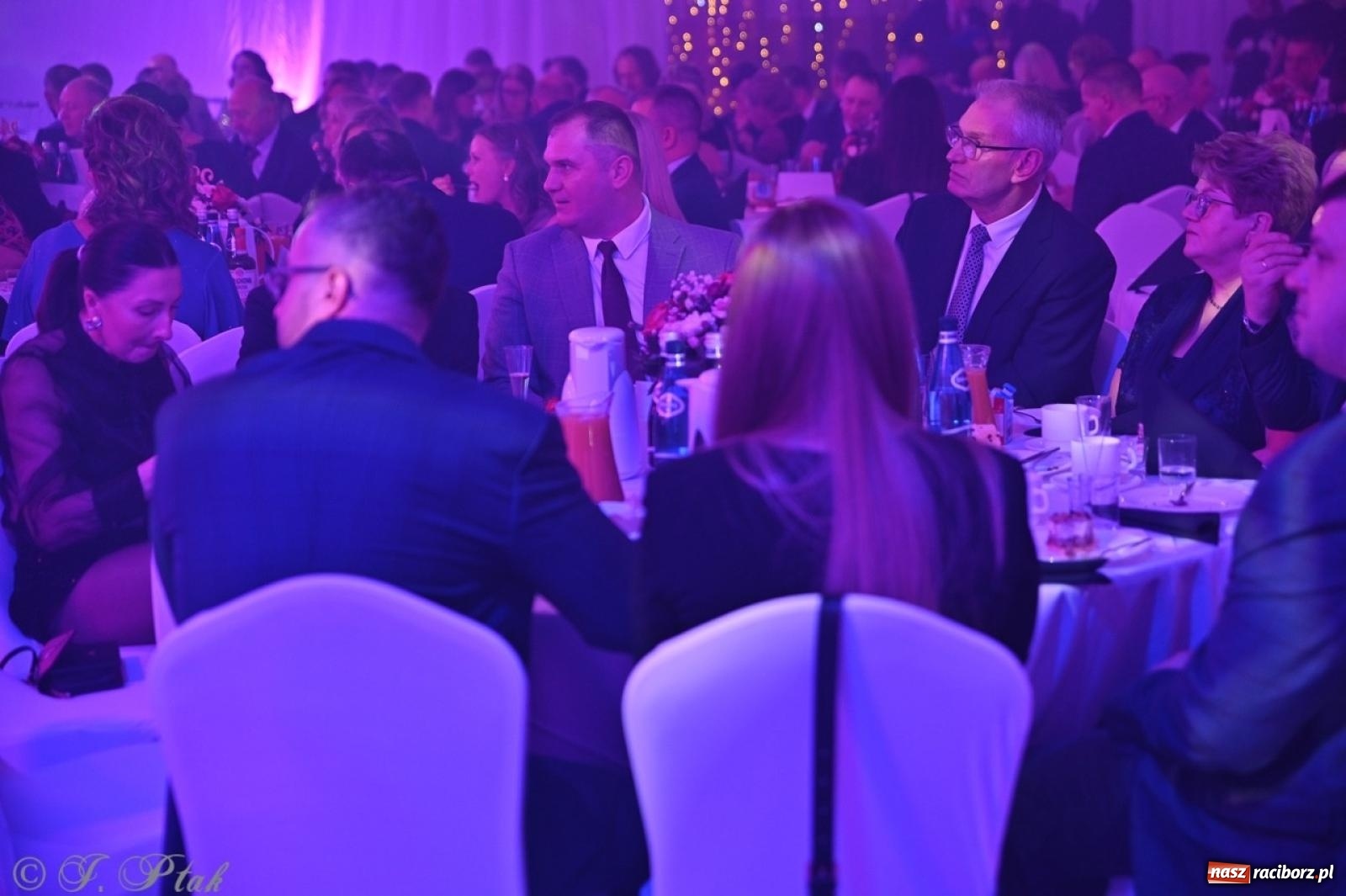 Zdjęcie w galerii na portalu naszraciborz.pl: Gala Przedsiębiorczości w Pietrowicach Wielkich. Statuetki dla lokalnych liderów biznesu wiadomości z regionu