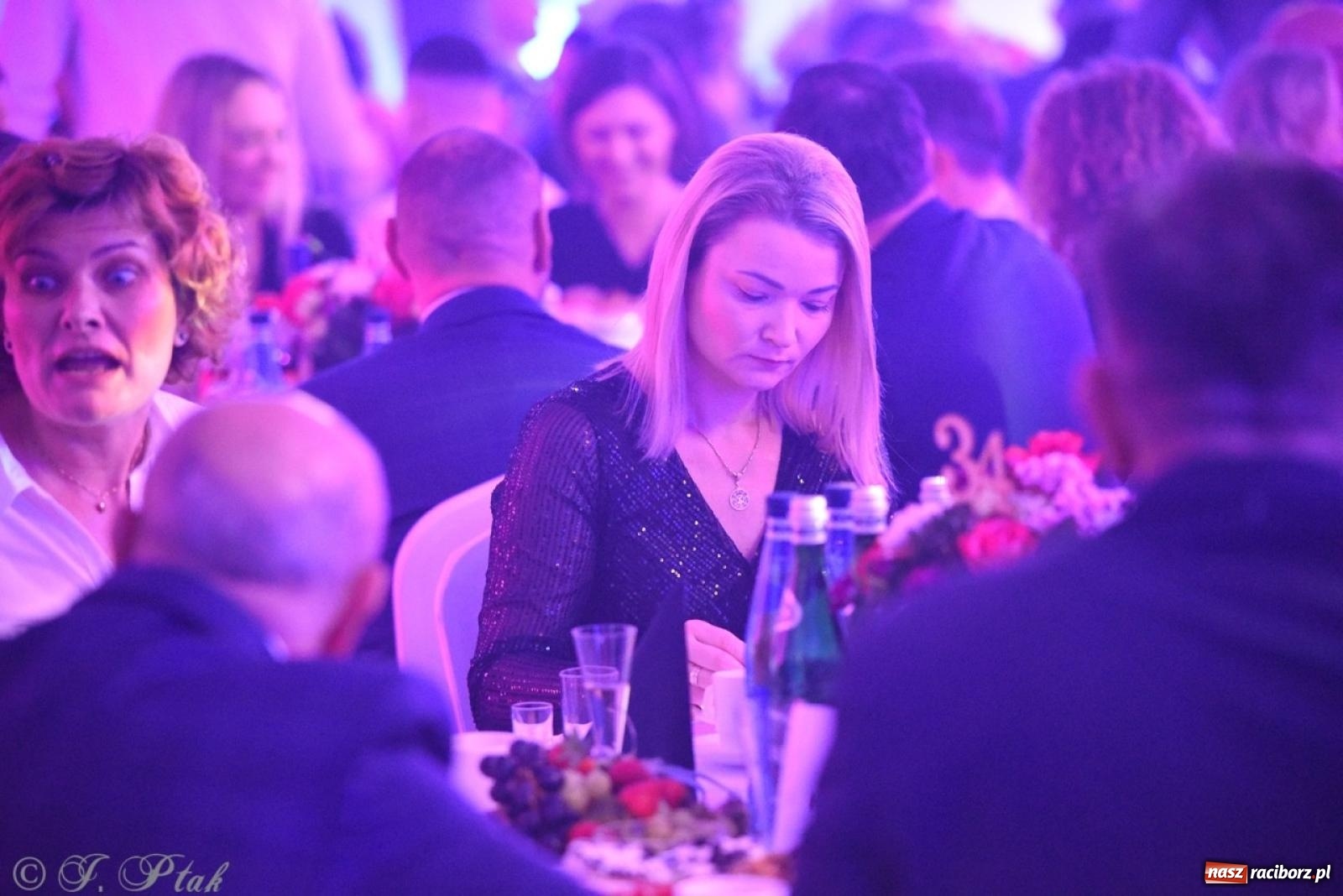 Zdjęcie w galerii na portalu naszraciborz.pl: Gala Przedsiębiorczości w Pietrowicach Wielkich. Statuetki dla lokalnych liderów biznesu wiadomości z regionu