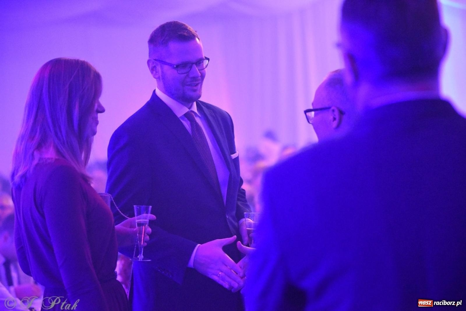 Zdjęcie w galerii na portalu naszraciborz.pl: Gala Przedsiębiorczości w Pietrowicach Wielkich. Statuetki dla lokalnych liderów biznesu wiadomości z regionu