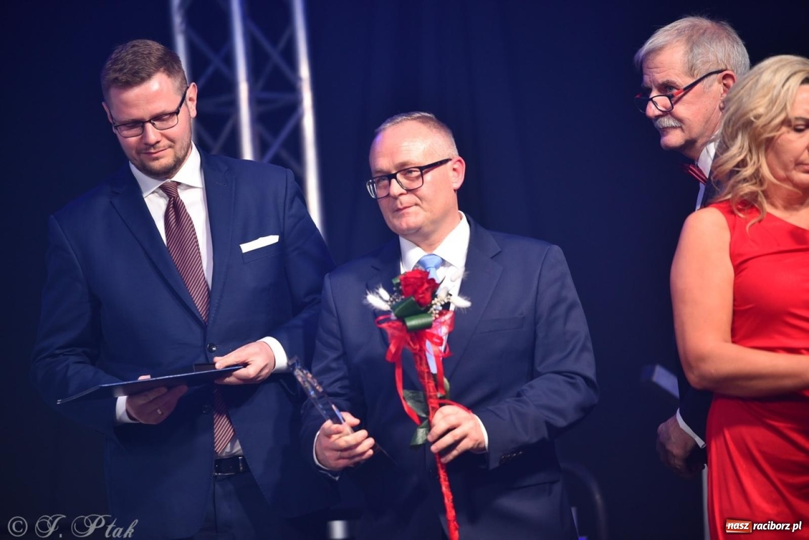 Zdjęcie w galerii na portalu naszraciborz.pl: Gala Przedsiębiorczości w Pietrowicach Wielkich. Statuetki dla lokalnych liderów biznesu wiadomości z regionu