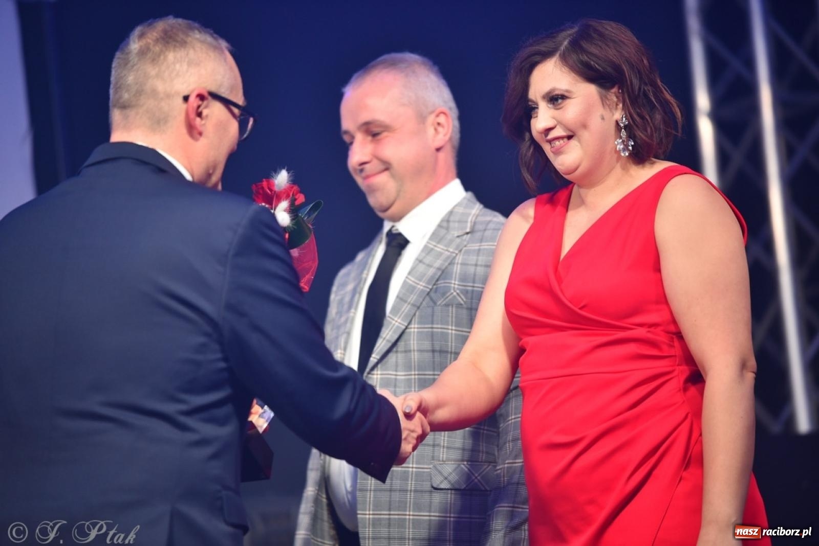 Zdjęcie w galerii na portalu naszraciborz.pl: Gala Przedsiębiorczości w Pietrowicach Wielkich. Statuetki dla lokalnych liderów biznesu wiadomości z regionu