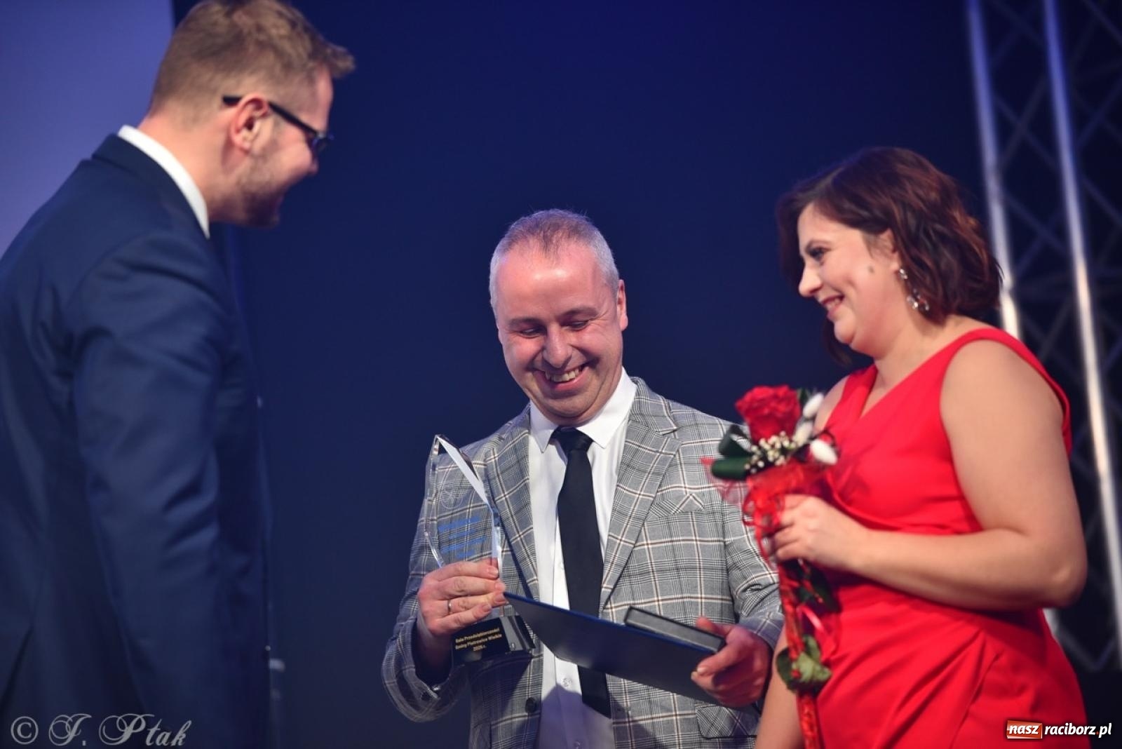 Zdjęcie w galerii na portalu naszraciborz.pl: Gala Przedsiębiorczości w Pietrowicach Wielkich. Statuetki dla lokalnych liderów biznesu wiadomości z regionu