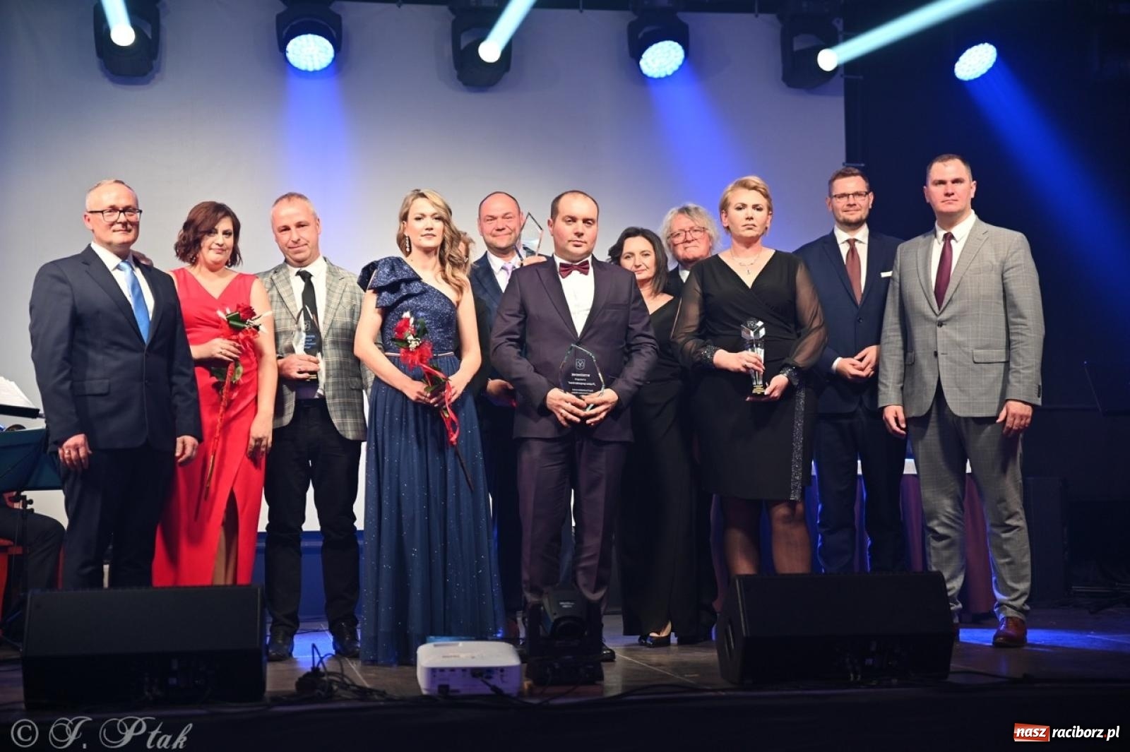 Zdjęcie w galerii na portalu naszraciborz.pl: Gala Przedsiębiorczości w Pietrowicach Wielkich. Statuetki dla lokalnych liderów biznesu wiadomości z regionu