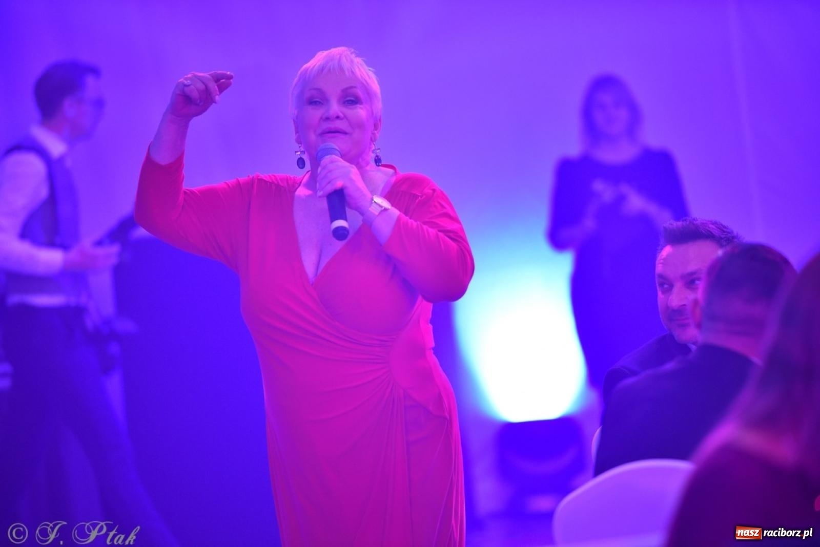 Zdjęcie w galerii na portalu naszraciborz.pl: Gala Przedsiębiorczości w Pietrowicach Wielkich. Statuetki dla lokalnych liderów biznesu wiadomości z regionu