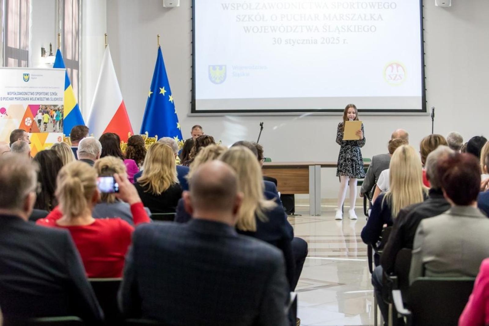 Zdjęcie w galerii na portalu naszraciborz.pl: SP 15 wyróżniona we współzawodnictwie szkół wiadomości z regionu