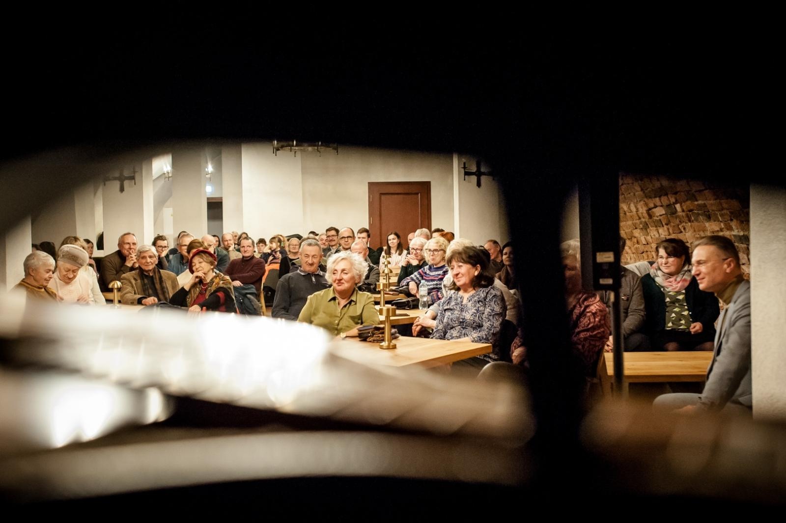 Zdjęcie w galerii na portalu naszraciborz.pl: Gospelblues evening w raciborskim Zamku Piastowskim. Fani bluesa wypełnili piwnicę słodowni wiadomości z regionu