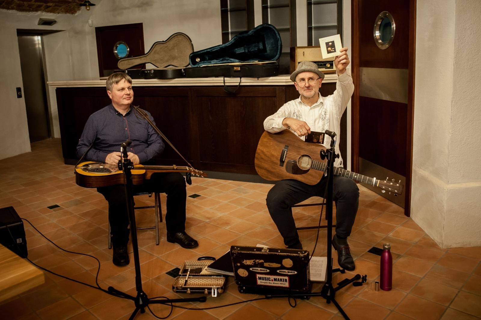 Zdjęcie w galerii na portalu naszraciborz.pl: Gospelblues evening w raciborskim Zamku Piastowskim. Fani bluesa wypełnili piwnicę słodowni wiadomości z regionu