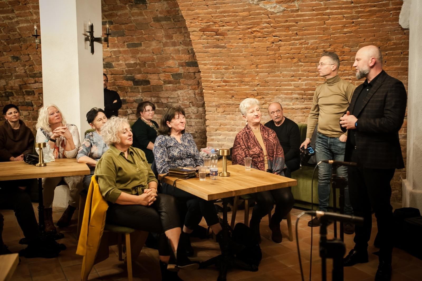 Zdjęcie w galerii na portalu naszraciborz.pl: Gospelblues evening w raciborskim Zamku Piastowskim. Fani bluesa wypełnili piwnicę słodowni wiadomości z regionu