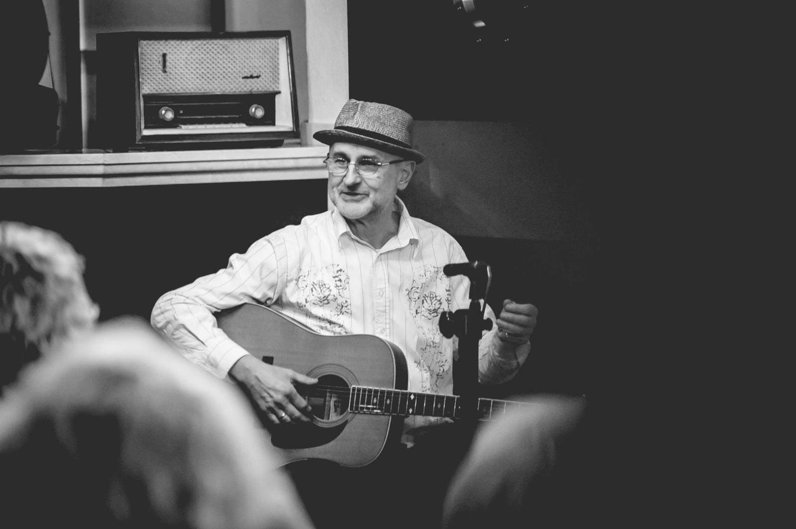 Zdjęcie w galerii na portalu naszraciborz.pl: Gospelblues evening w raciborskim Zamku Piastowskim. Fani bluesa wypełnili piwnicę słodowni wiadomości z regionu