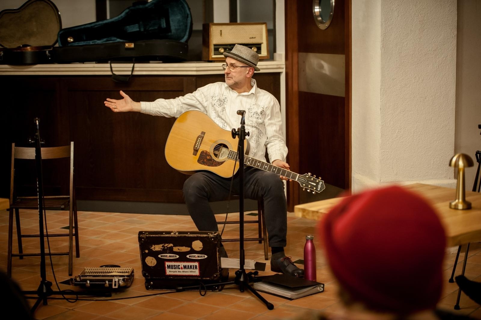 Zdjęcie w galerii na portalu naszraciborz.pl: Gospelblues evening w raciborskim Zamku Piastowskim. Fani bluesa wypełnili piwnicę słodowni wiadomości z regionu