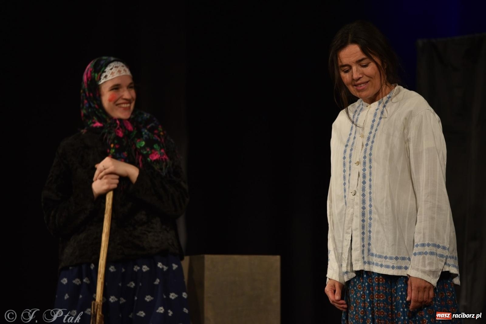 Zdjęcie w galerii na portalu naszraciborz.pl: Heksa – w poszukiwaniu strachów oczarowała publiczność w RCK wiadomości z regionu