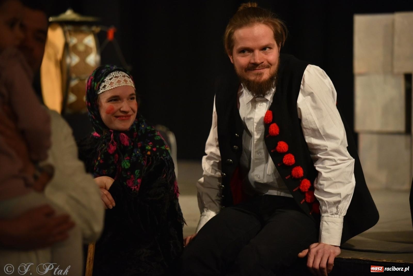 Zdjęcie w galerii na portalu naszraciborz.pl: Heksa – w poszukiwaniu strachów oczarowała publiczność w RCK wiadomości z regionu