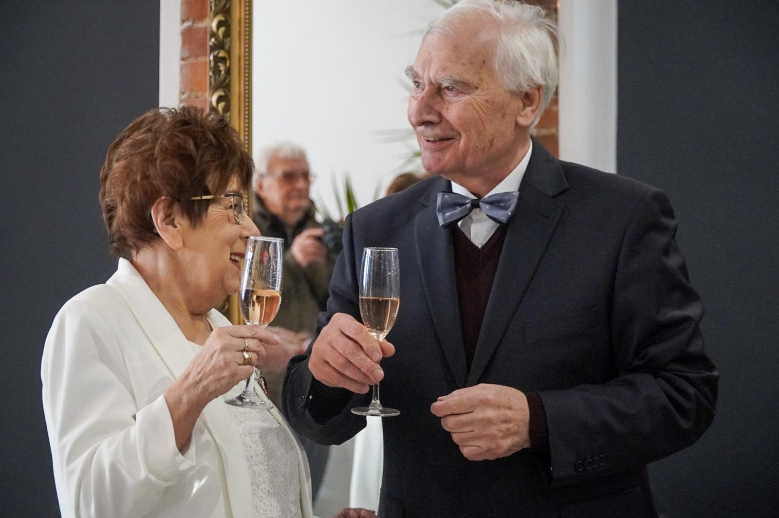 Zdjęcie w galerii na portalu naszraciborz.pl: Diamentowe Gody Mirosławy i Franciszka Borysowiczów. 60 lat miłości, sztuki i pasji wiadomości z regionu