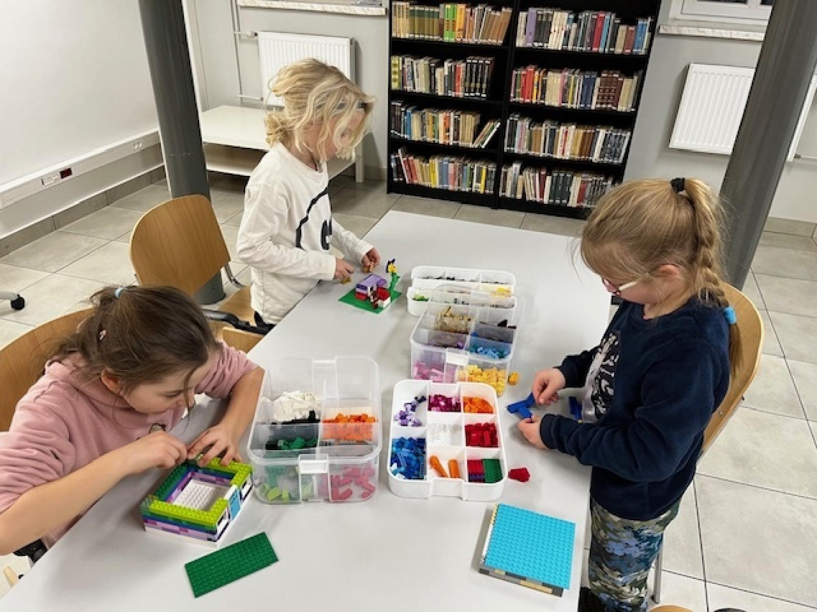 Zdjęcie w galerii na portalu naszraciborz.pl: Na Walentynki i ferie zimowe… wybierz biblioteczne kluby wiadomości z regionu