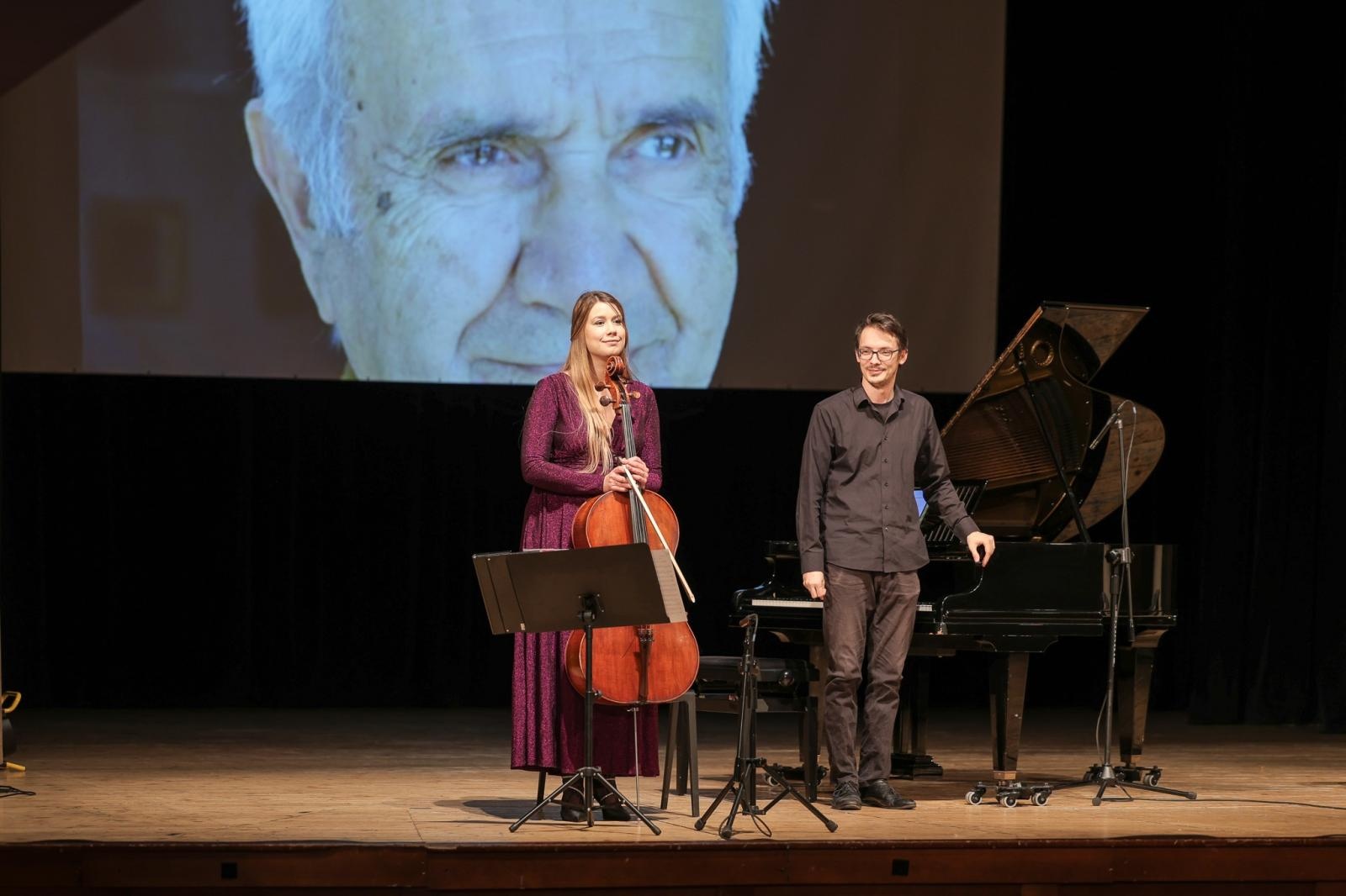 Zdjęcie w galerii na portalu naszraciborz.pl: Wiolonczela muzycznym bohaterem styczniowych koncertów umuzykalniających wiadomości z regionu