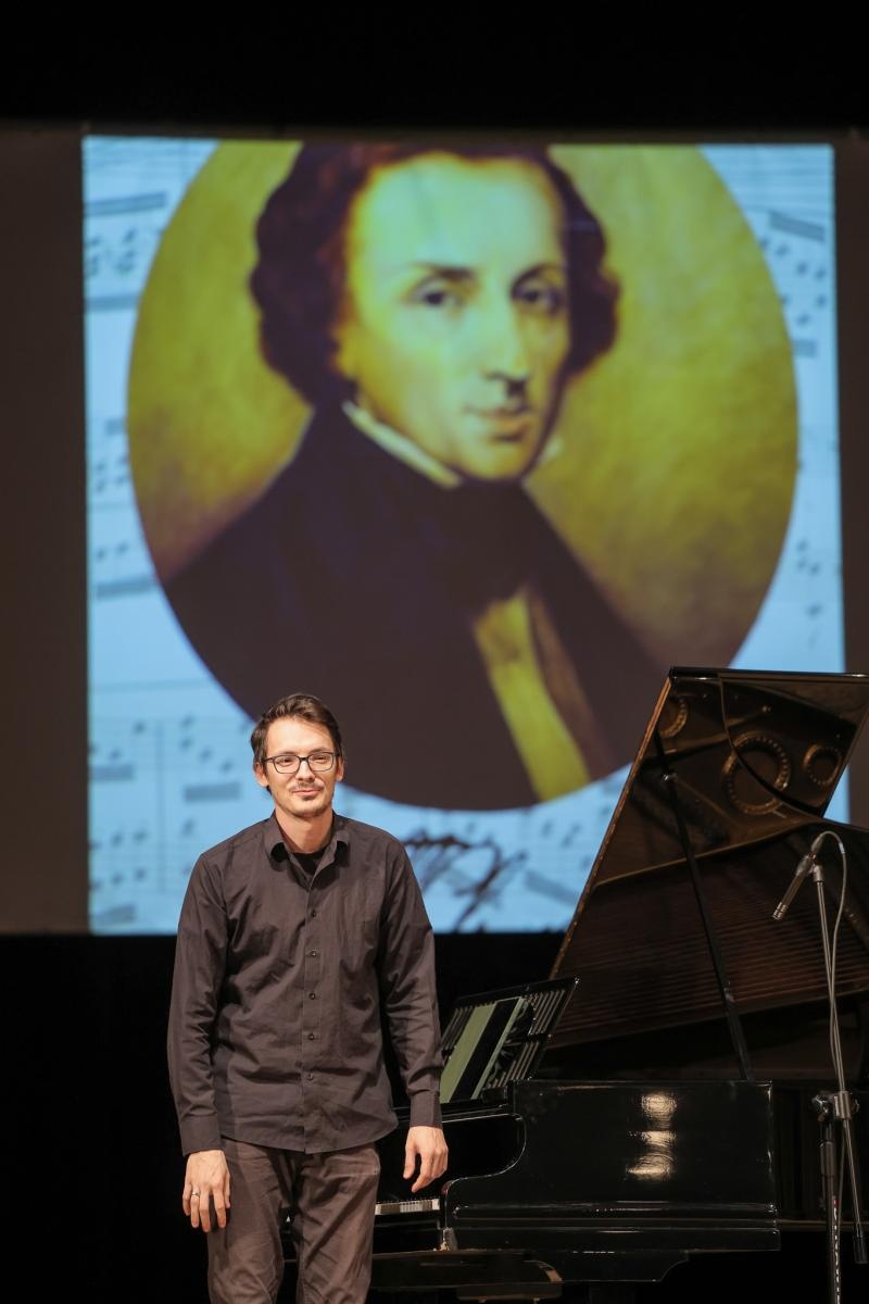 Zdjęcie w galerii na portalu naszraciborz.pl: Wiolonczela muzycznym bohaterem styczniowych koncertów umuzykalniających wiadomości z regionu