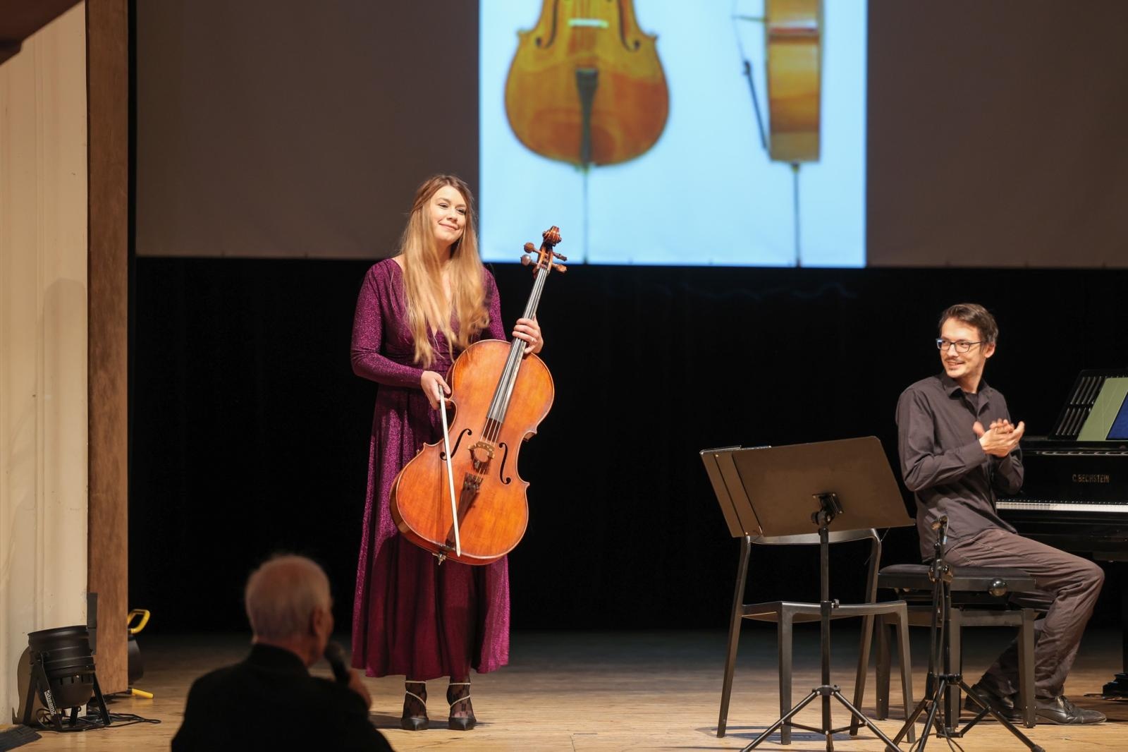 Zdjęcie w galerii na portalu naszraciborz.pl: Wiolonczela muzycznym bohaterem styczniowych koncertów umuzykalniających wiadomości z regionu