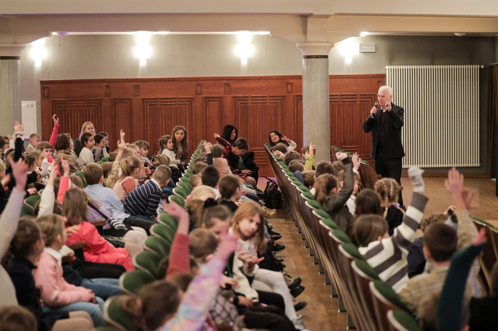 Zdjęcie w galerii na portalu naszraciborz.pl: Wiolonczela muzycznym bohaterem styczniowych koncertów umuzykalniających wiadomości z regionu