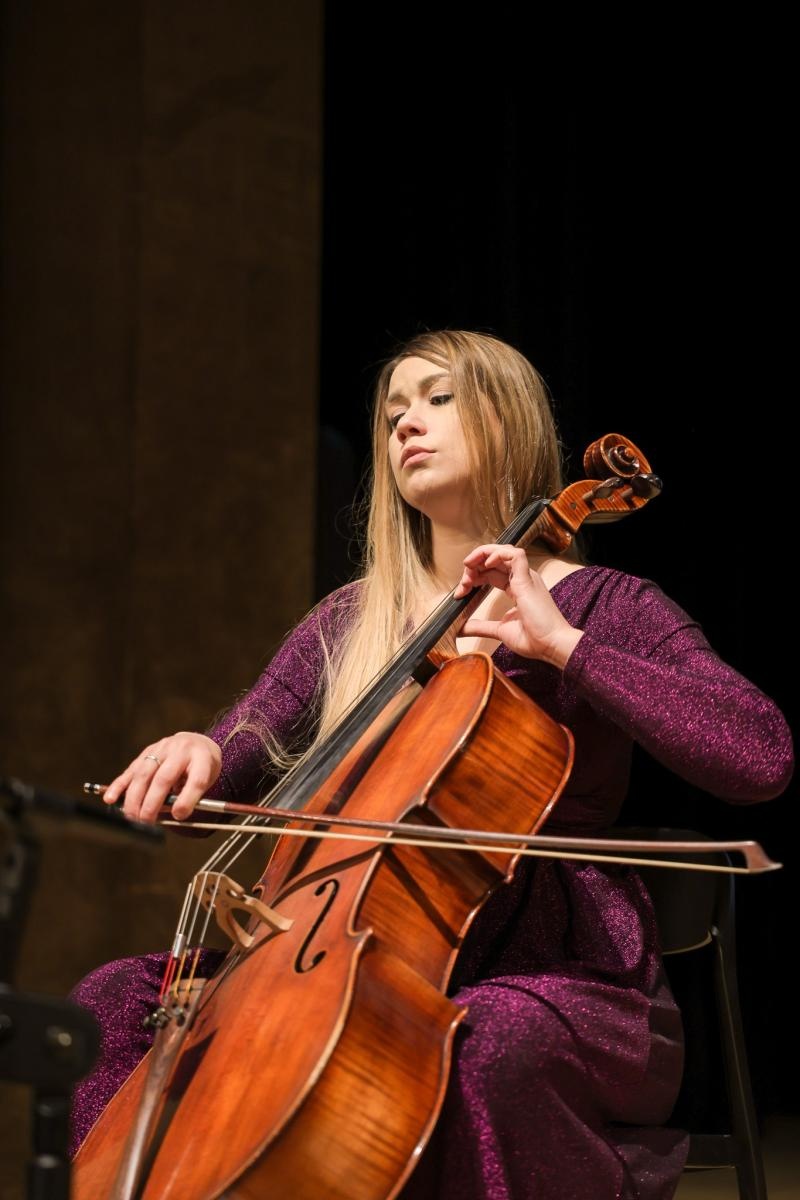 Zdjęcie w galerii na portalu naszraciborz.pl: Wiolonczela muzycznym bohaterem styczniowych koncertów umuzykalniających wiadomości z regionu