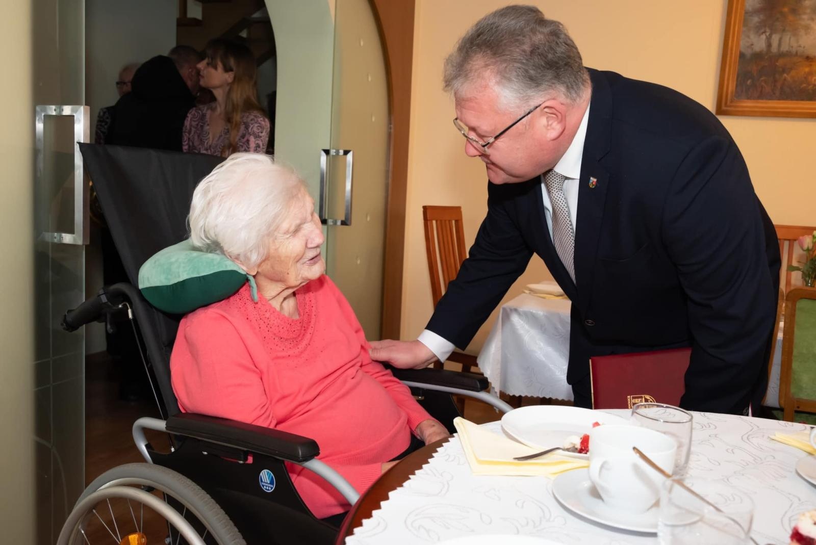 Zdjęcie w galerii na portalu naszraciborz.pl: Gmina Krzyżanowice świętuje 100-lecie urodzin Marty Gajdy wiadomości z regionu