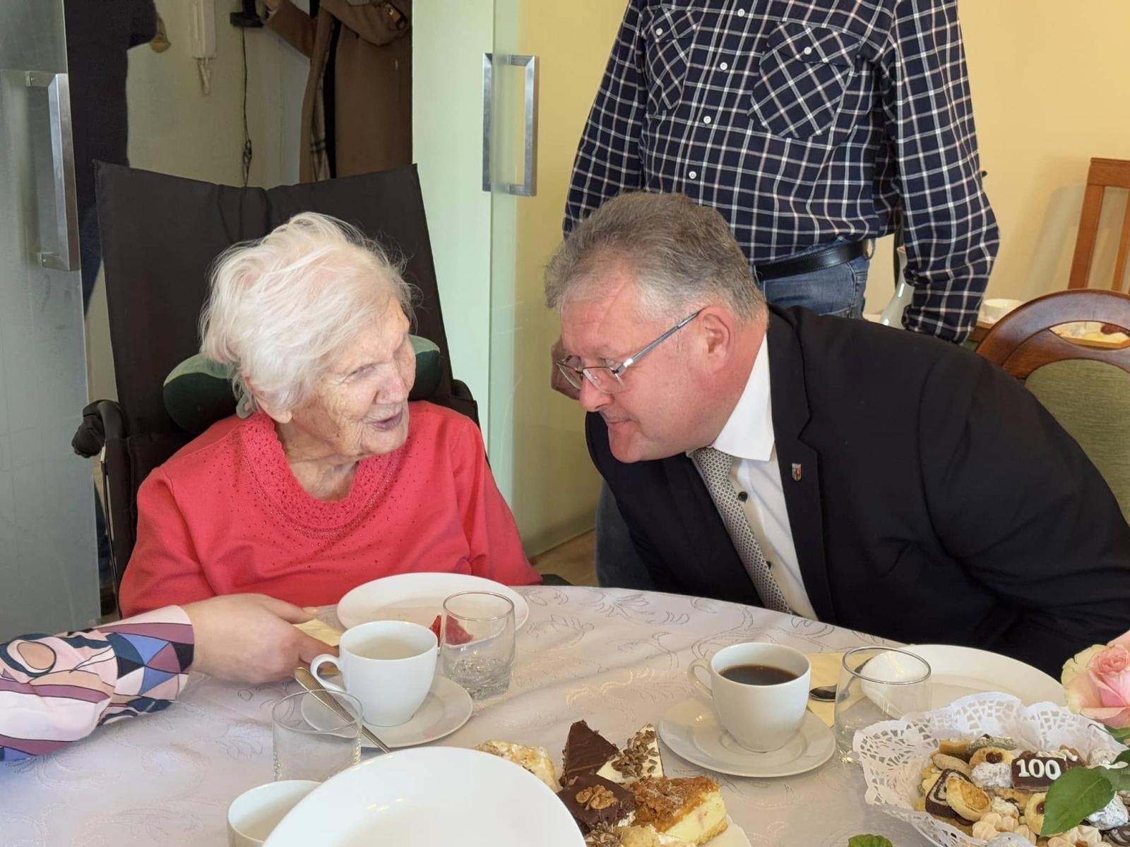 Zdjęcie w galerii na portalu naszraciborz.pl: Gmina Krzyżanowice świętuje 100-lecie urodzin Marty Gajdy wiadomości z regionu