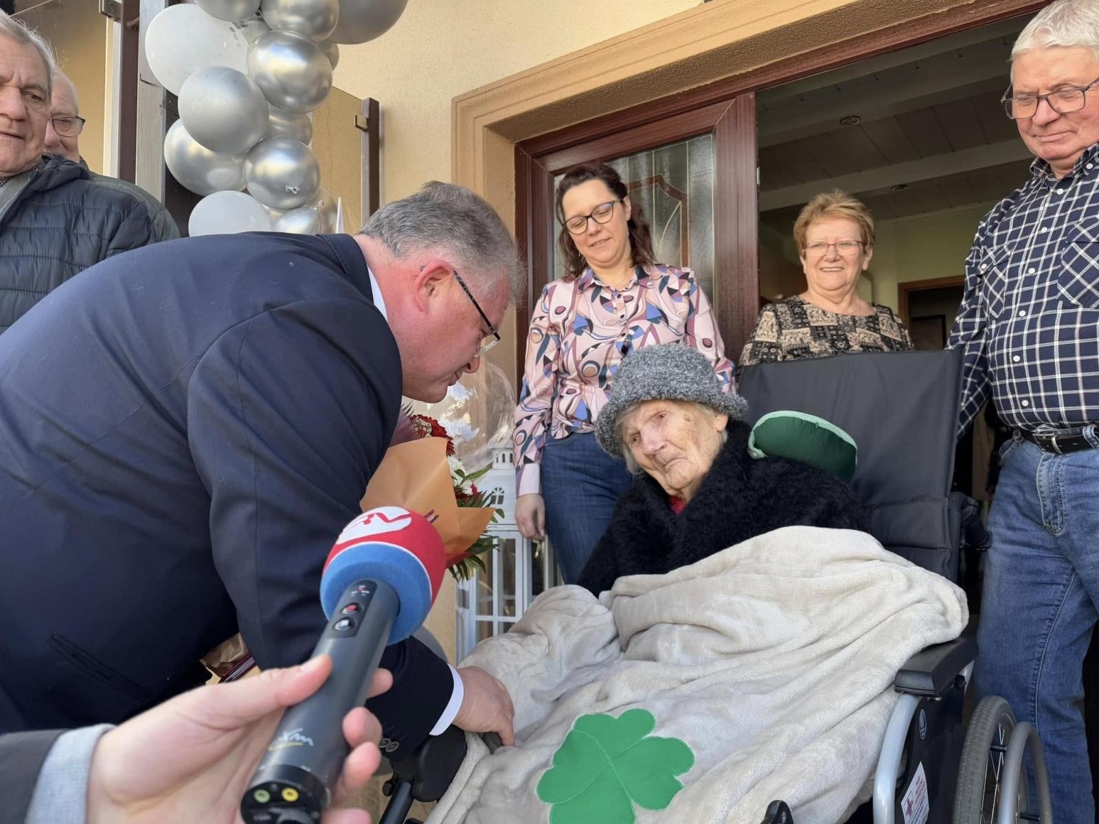 Zdjęcie w galerii na portalu naszraciborz.pl: Gmina Krzyżanowice świętuje 100-lecie urodzin Marty Gajdy wiadomości z regionu