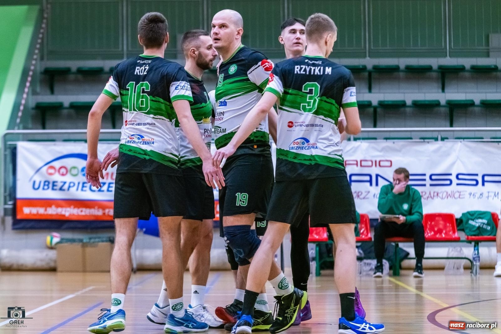 Zdjęcie w galerii na portalu naszraciborz.pl: Outsider pokonany, komplet punktów zapisany [FOTO] wiadomości z regionu