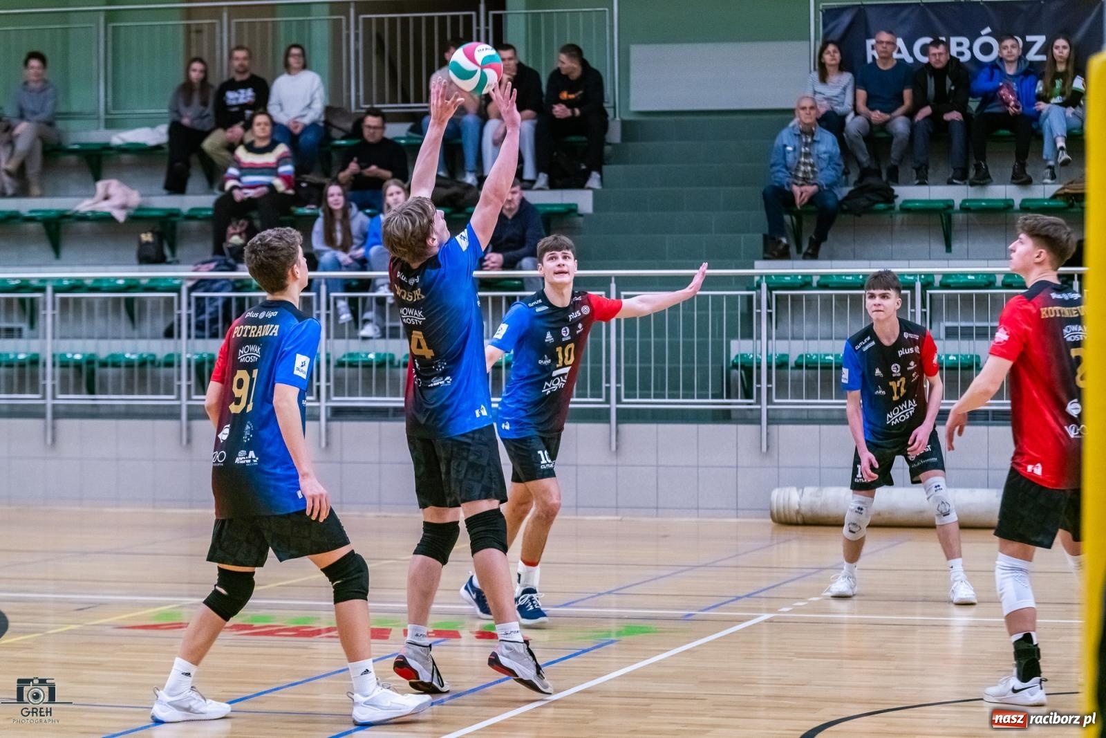 Zdjęcie w galerii na portalu naszraciborz.pl: Outsider pokonany, komplet punktów zapisany [FOTO] wiadomości z regionu