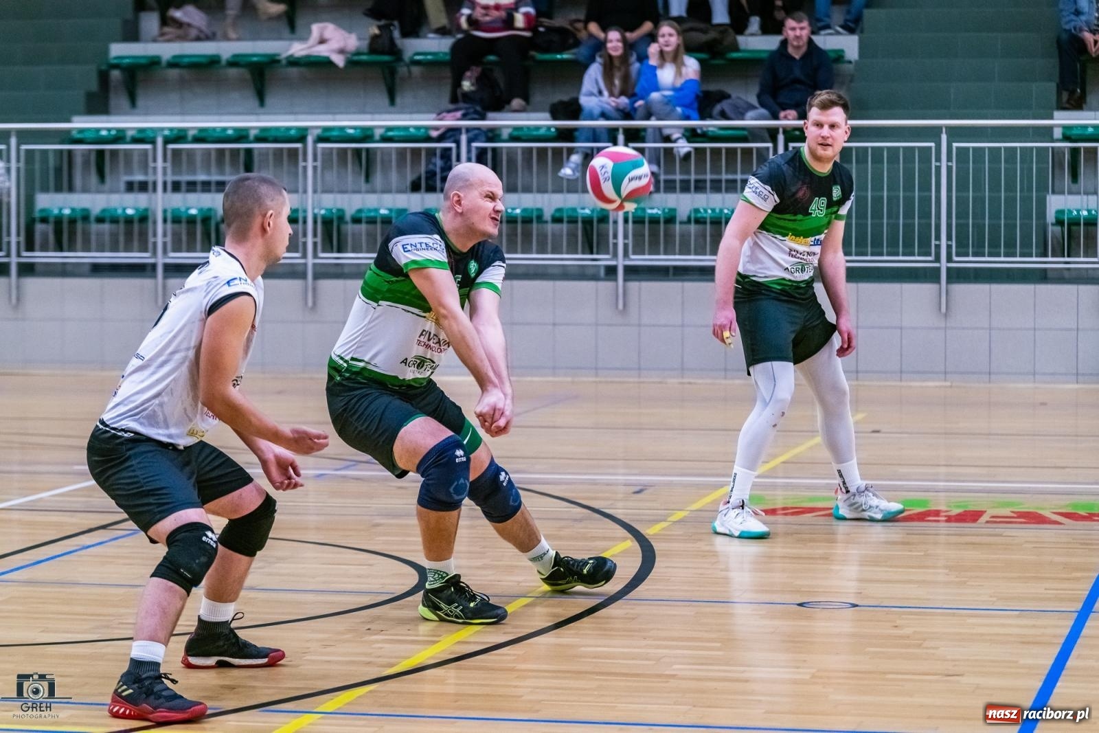 Zdjęcie w galerii na portalu naszraciborz.pl: Outsider pokonany, komplet punktów zapisany [FOTO] wiadomości z regionu