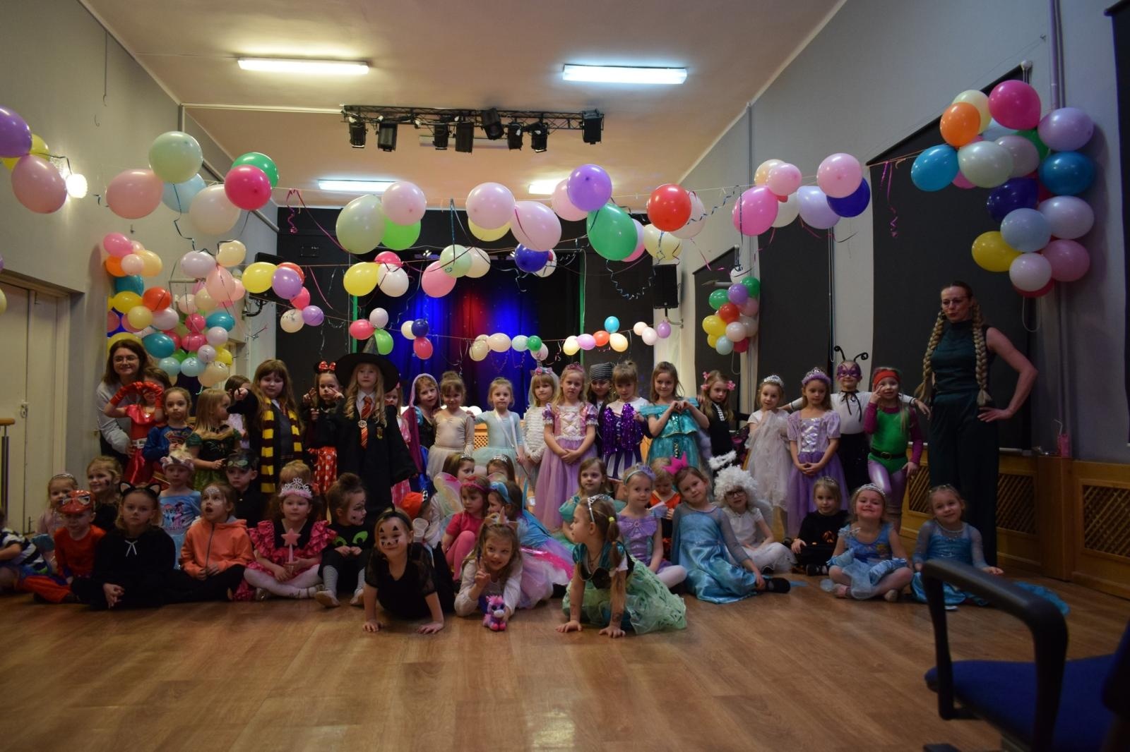 Zdjęcie w galerii na portalu naszraciborz.pl: Bal karnawałowy w MDK pełen radości i kolorowych strojów wiadomości z regionu