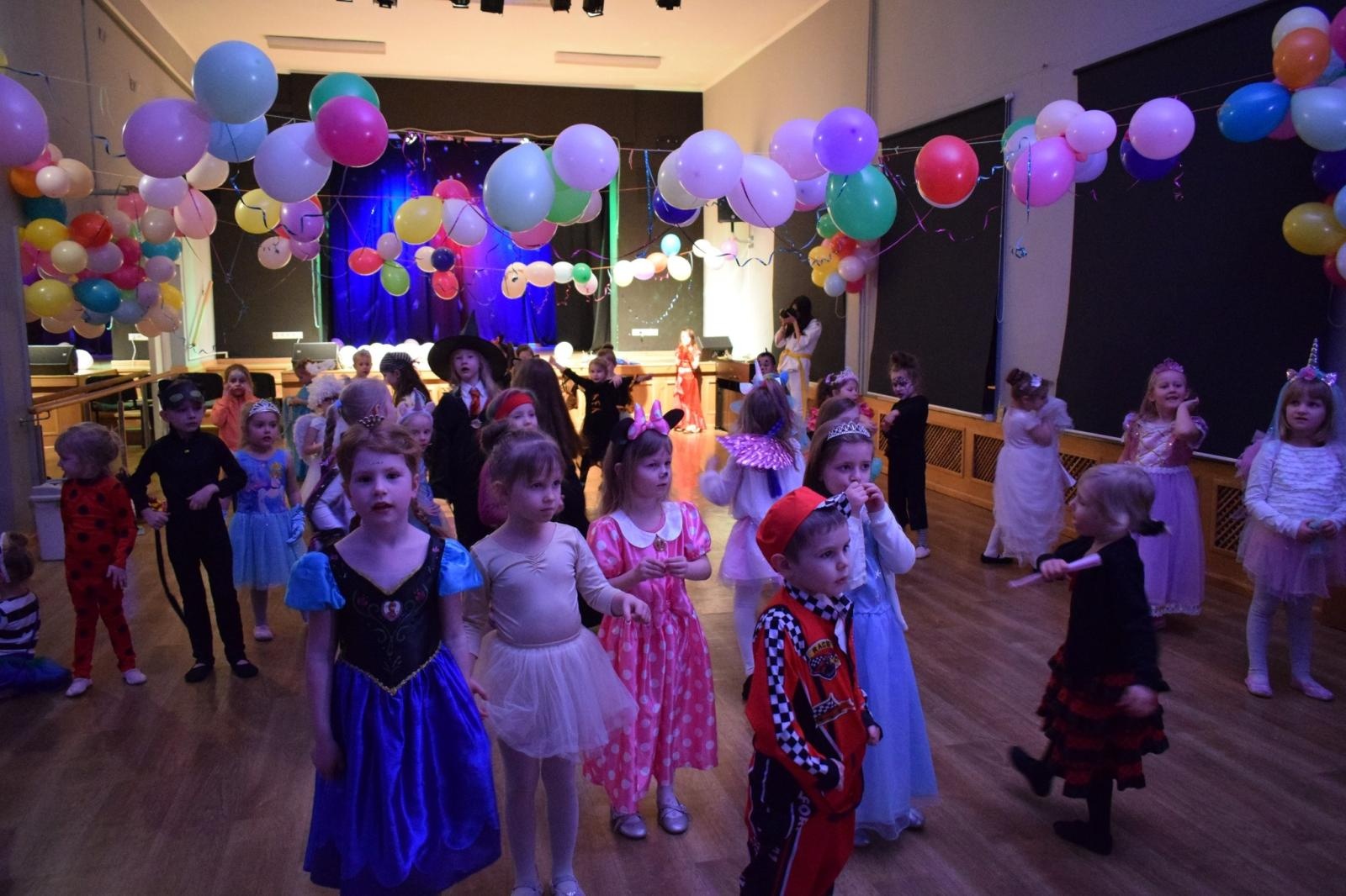 Zdjęcie w galerii na portalu naszraciborz.pl: Bal karnawałowy w MDK pełen radości i kolorowych strojów wiadomości z regionu