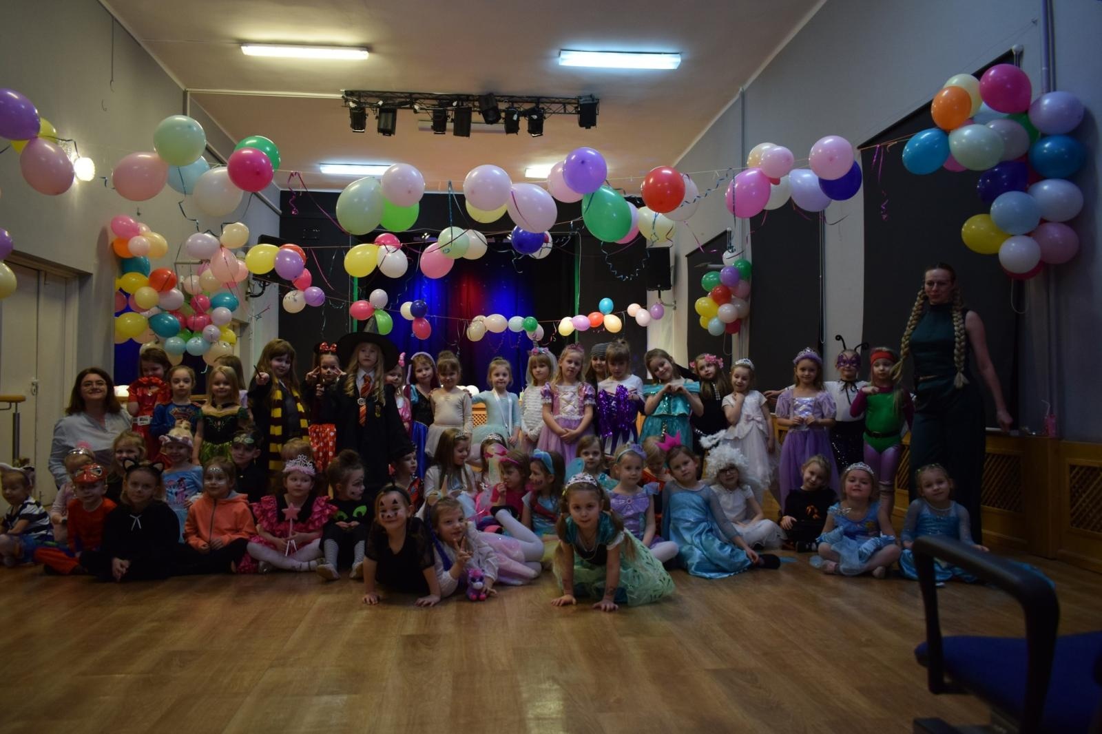 Zdjęcie w galerii na portalu naszraciborz.pl: Bal karnawałowy w MDK pełen radości i kolorowych strojów wiadomości z regionu