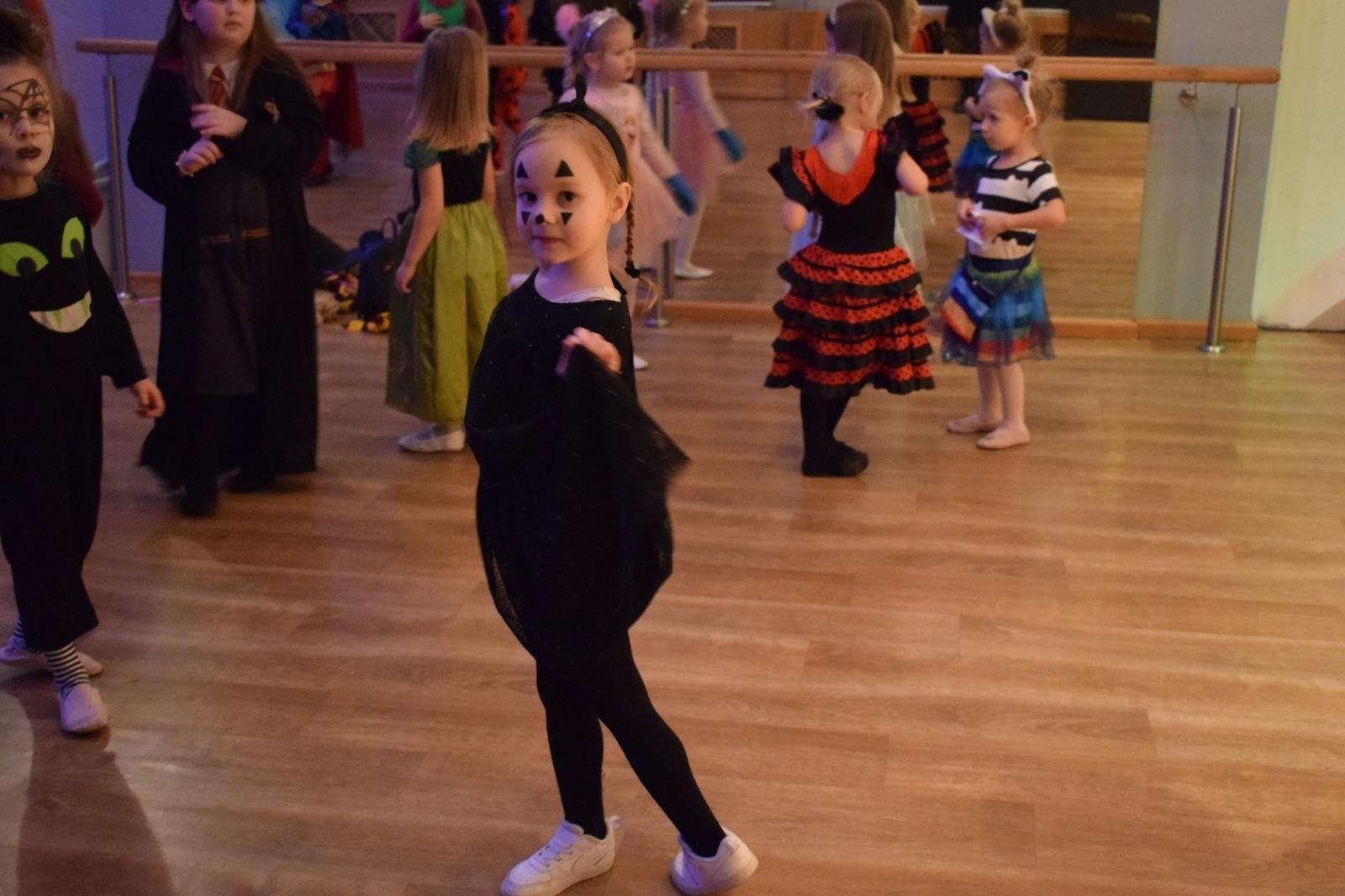 Zdjęcie w galerii na portalu naszraciborz.pl: Bal karnawałowy w MDK pełen radości i kolorowych strojów wiadomości z regionu