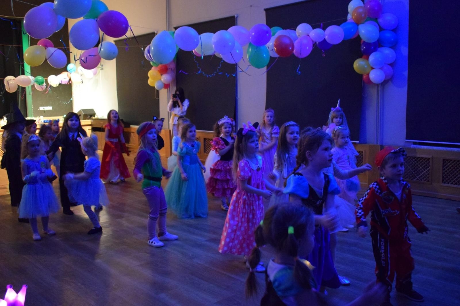 Zdjęcie w galerii na portalu naszraciborz.pl: Bal karnawałowy w MDK pełen radości i kolorowych strojów wiadomości z regionu