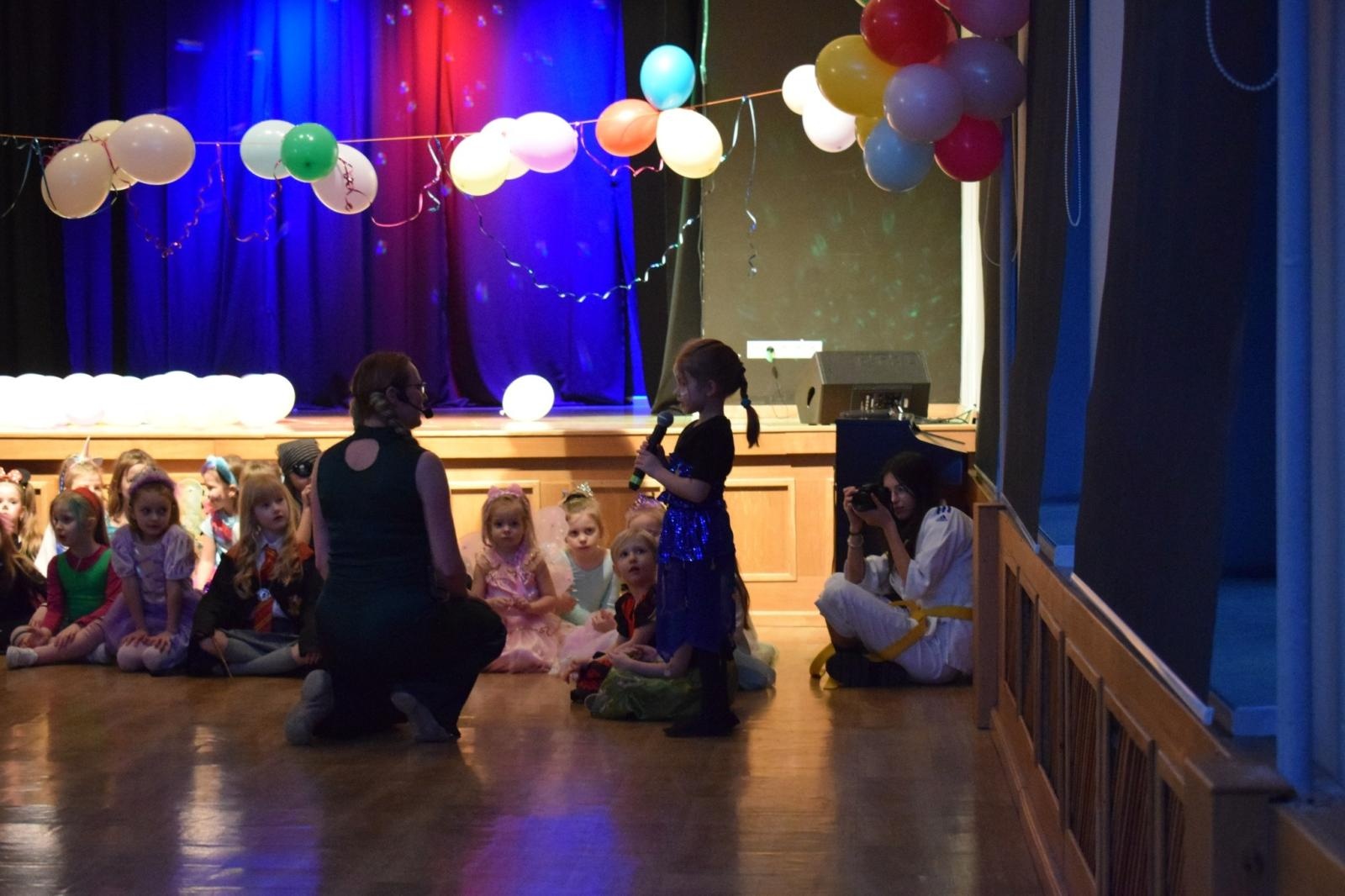 Zdjęcie w galerii na portalu naszraciborz.pl: Bal karnawałowy w MDK pełen radości i kolorowych strojów wiadomości z regionu