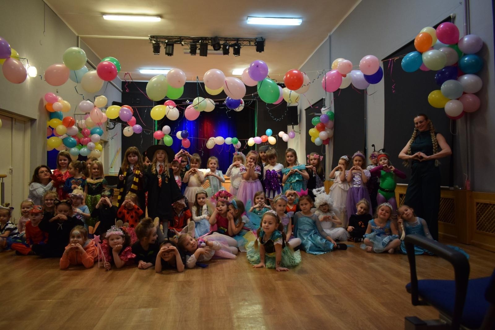 Zdjęcie w galerii na portalu naszraciborz.pl: Bal karnawałowy w MDK pełen radości i kolorowych strojów wiadomości z regionu