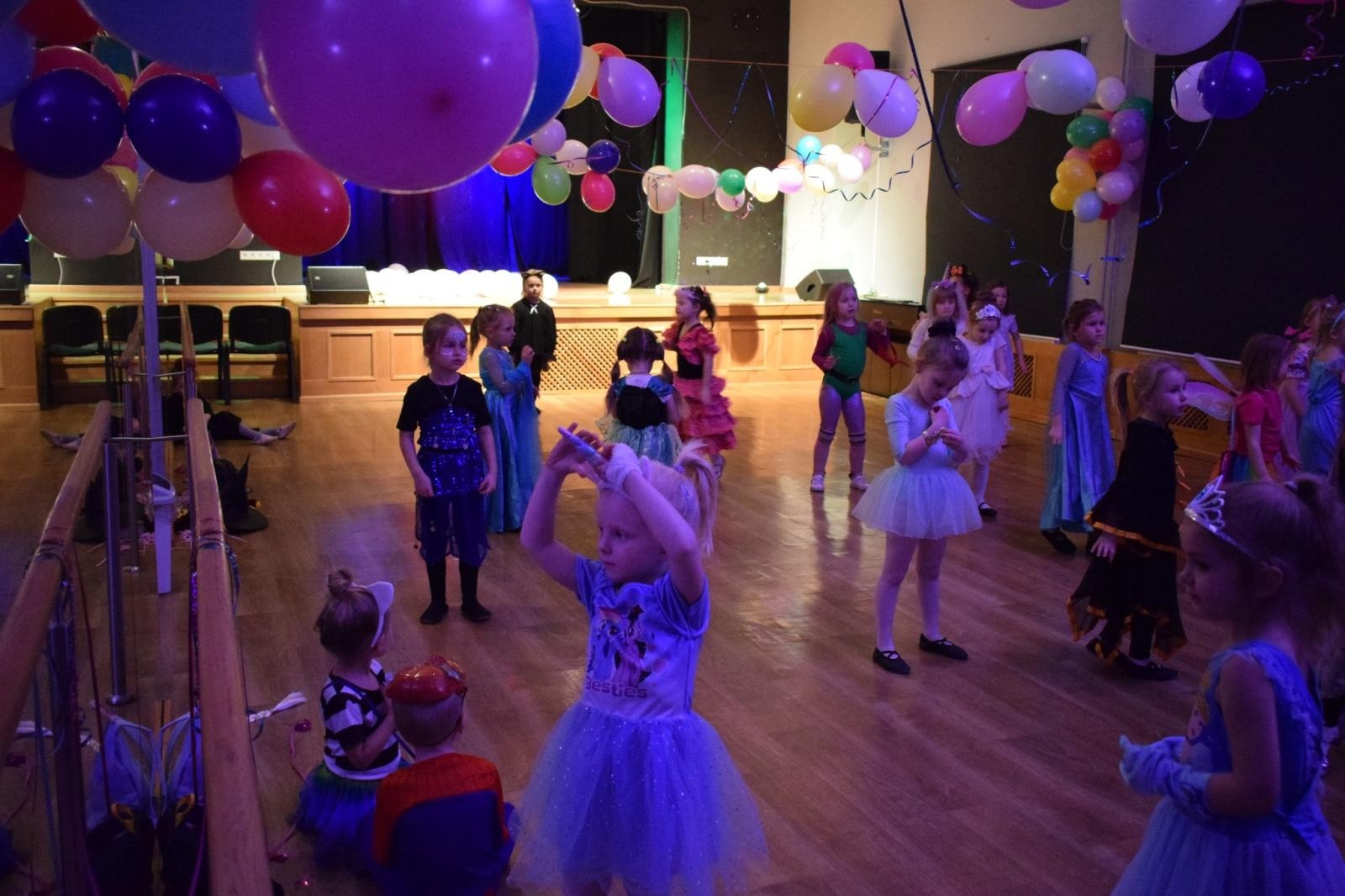 Zdjęcie w galerii na portalu naszraciborz.pl: Bal karnawałowy w MDK pełen radości i kolorowych strojów wiadomości z regionu