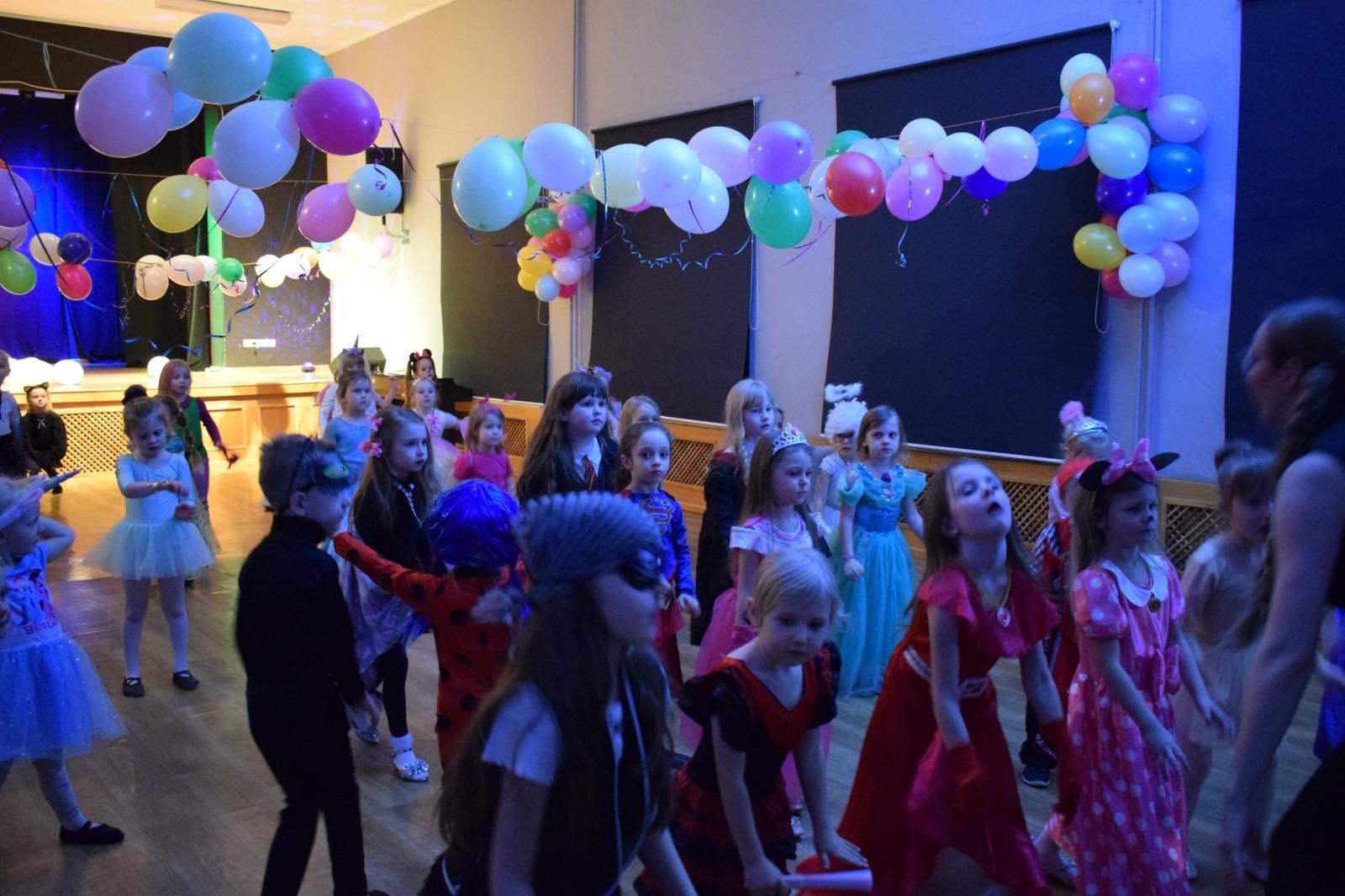 Zdjęcie w galerii na portalu naszraciborz.pl: Bal karnawałowy w MDK pełen radości i kolorowych strojów wiadomości z regionu