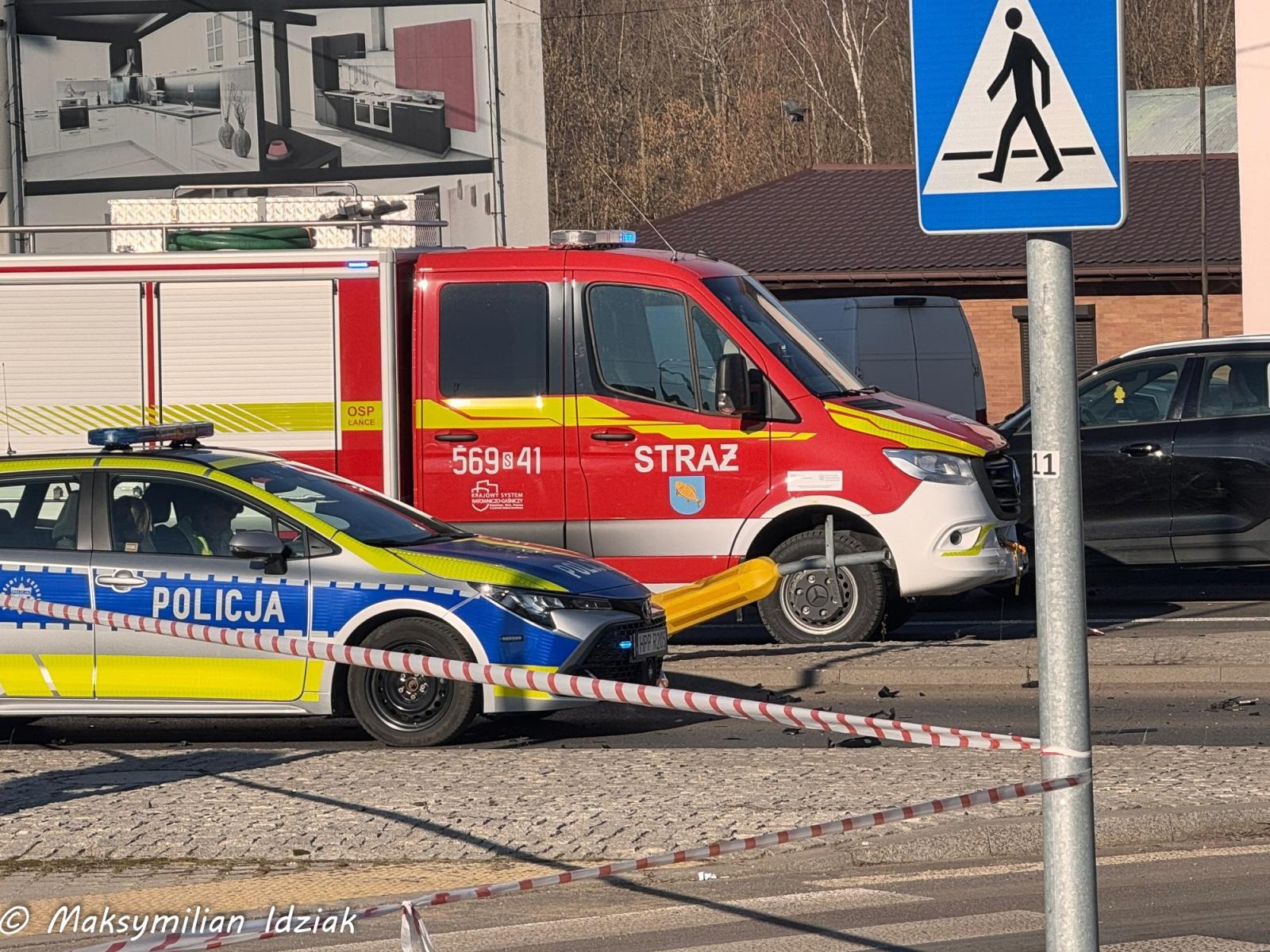 Zdjęcie w galerii na portalu naszraciborz.pl: Dachowanie na Rybnickiej w Rzuchowie [FOTO] wiadomości z regionu