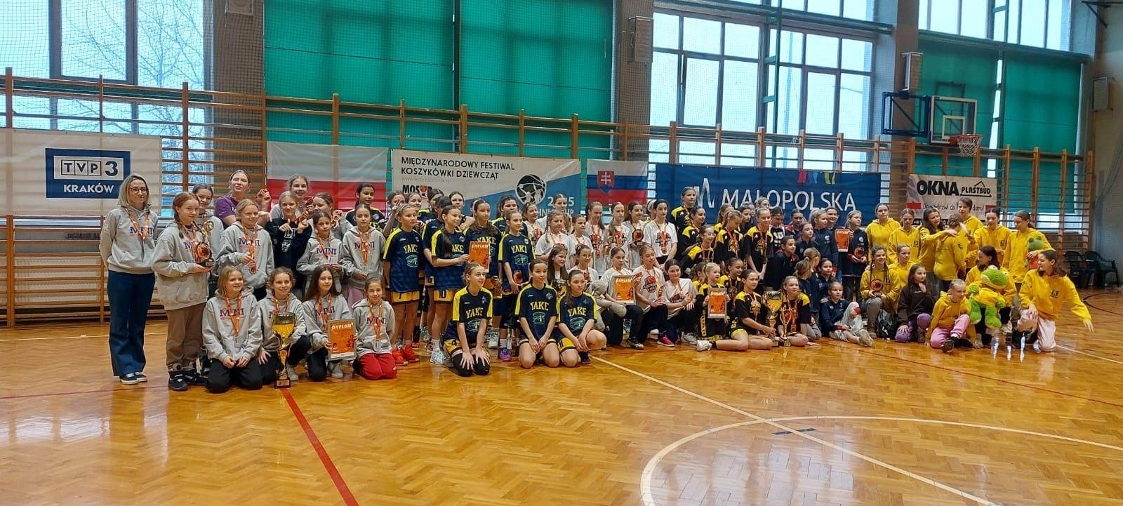 Zdjęcie w galerii na portalu naszraciborz.pl: Zdecydował jeden punkt. KS Minibasketball Racibórz na drugim miejscu Bochnia Cup 2025 wiadomości z regionu