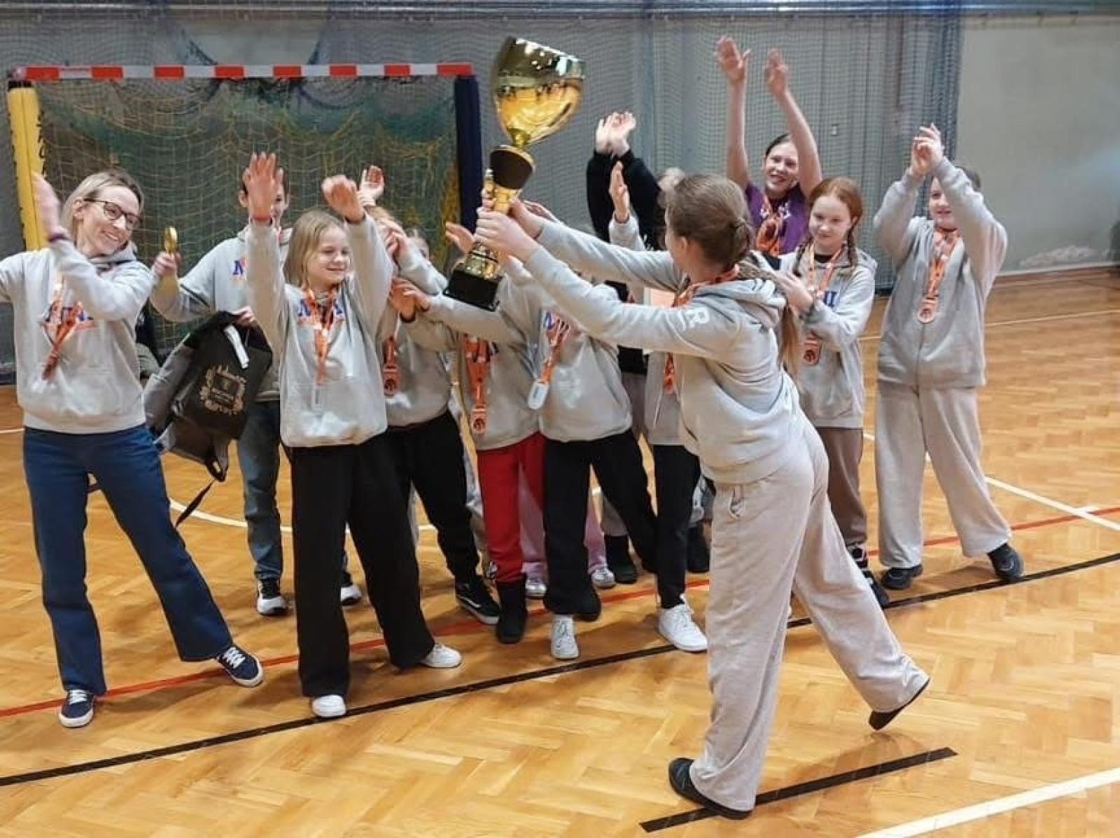Zdjęcie w galerii na portalu naszraciborz.pl: Zdecydował jeden punkt. KS Minibasketball Racibórz na drugim miejscu Bochnia Cup 2025 wiadomości z regionu