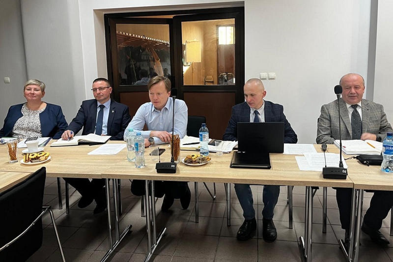 Zdjęcie w galerii na portalu naszraciborz.pl: Odprawa pionu cudzoziemskiego Śląskiego Oddziału Straży Granicznej wiadomości z regionu