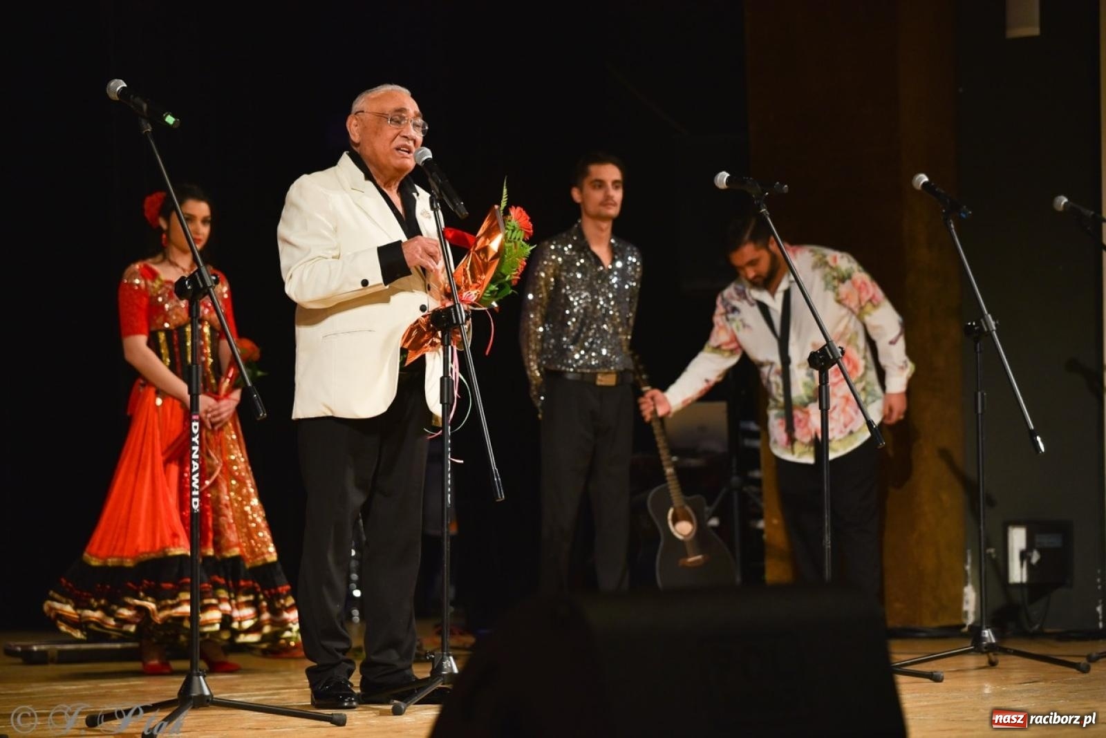 Zdjęcie w galerii na portalu naszraciborz.pl: Od czardasza do przeboju – Don Vasyl zachwycił publiczność wiadomości z regionu