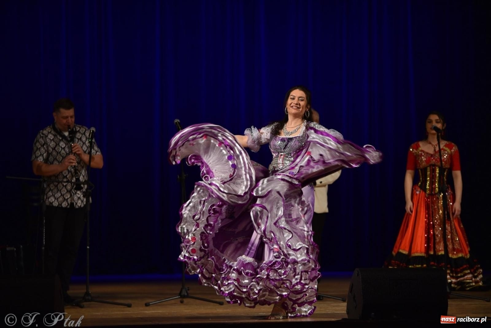 Zdjęcie w galerii na portalu naszraciborz.pl: Od czardasza do przeboju – Don Vasyl zachwycił publiczność wiadomości z regionu