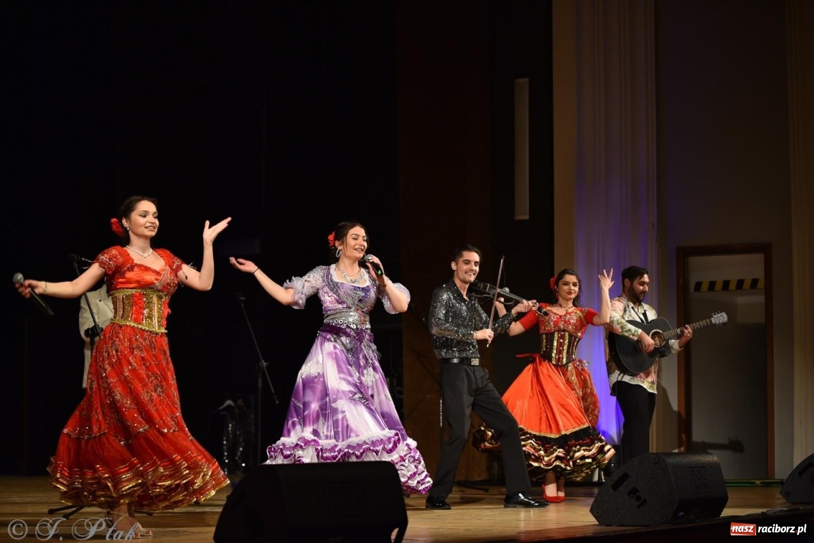 Zdjęcie w galerii na portalu naszraciborz.pl: Od czardasza do przeboju – Don Vasyl zachwycił publiczność wiadomości z regionu