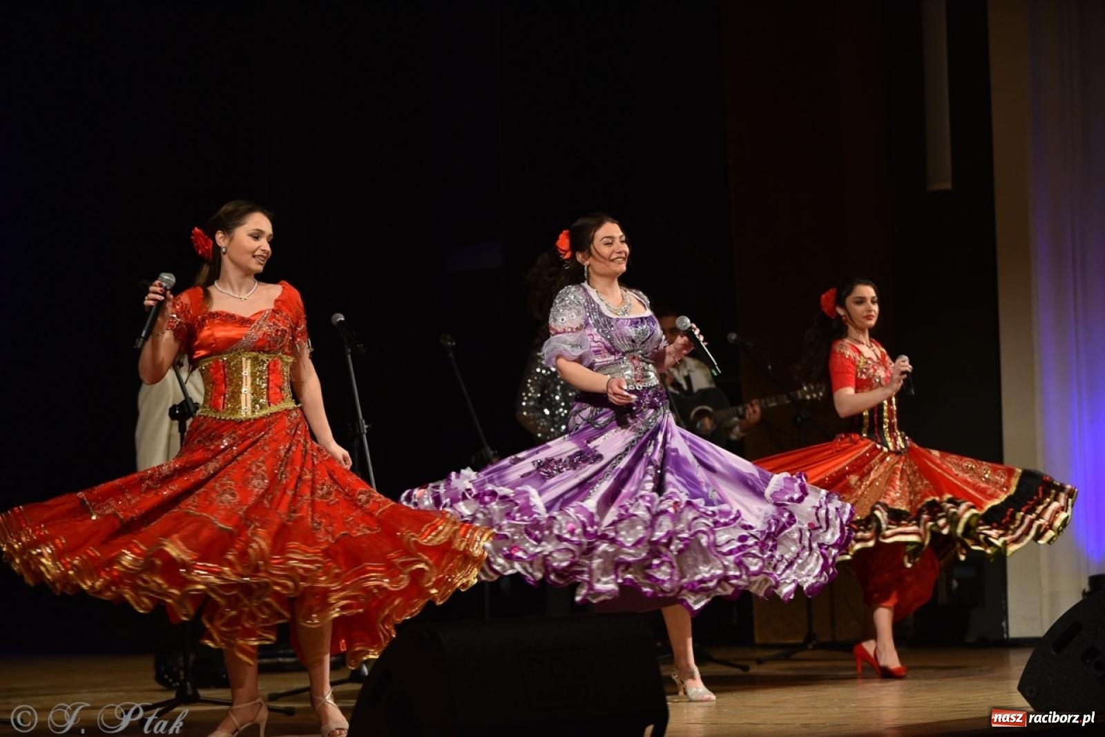 Zdjęcie w galerii na portalu naszraciborz.pl: Od czardasza do przeboju – Don Vasyl zachwycił publiczność wiadomości z regionu