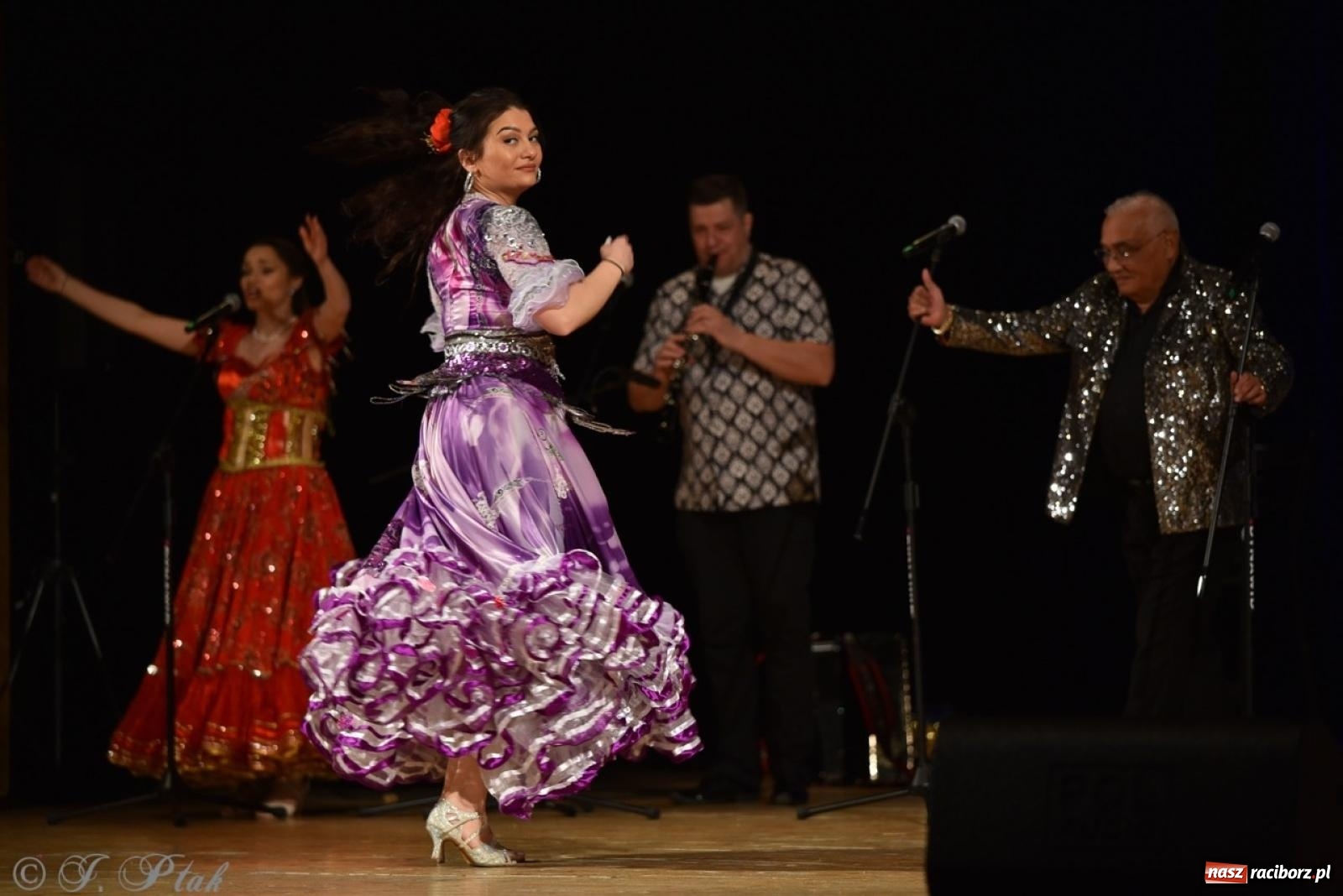 Zdjęcie w galerii na portalu naszraciborz.pl: Od czardasza do przeboju – Don Vasyl zachwycił publiczność wiadomości z regionu