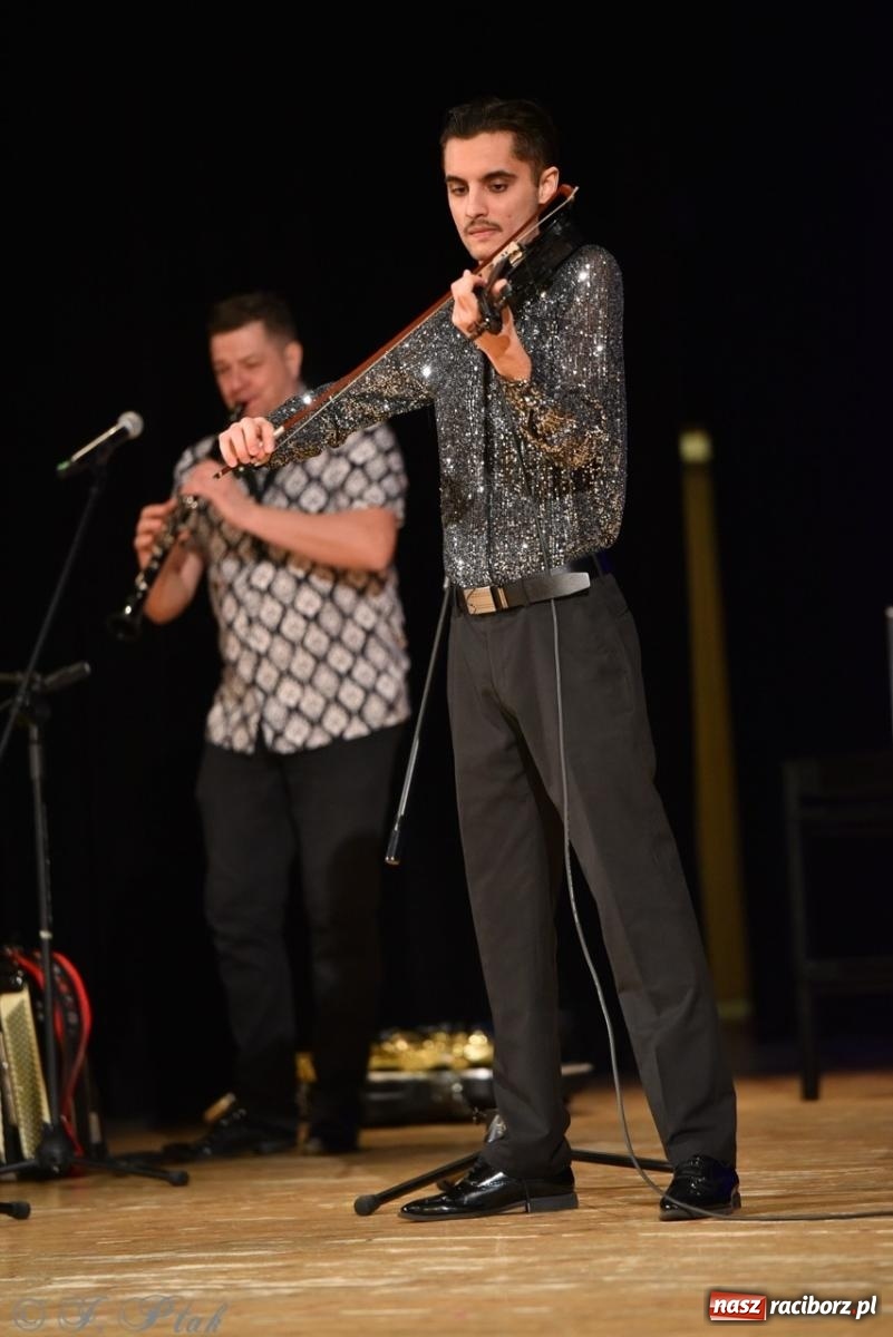 Zdjęcie w galerii na portalu naszraciborz.pl: Od czardasza do przeboju – Don Vasyl zachwycił publiczność wiadomości z regionu