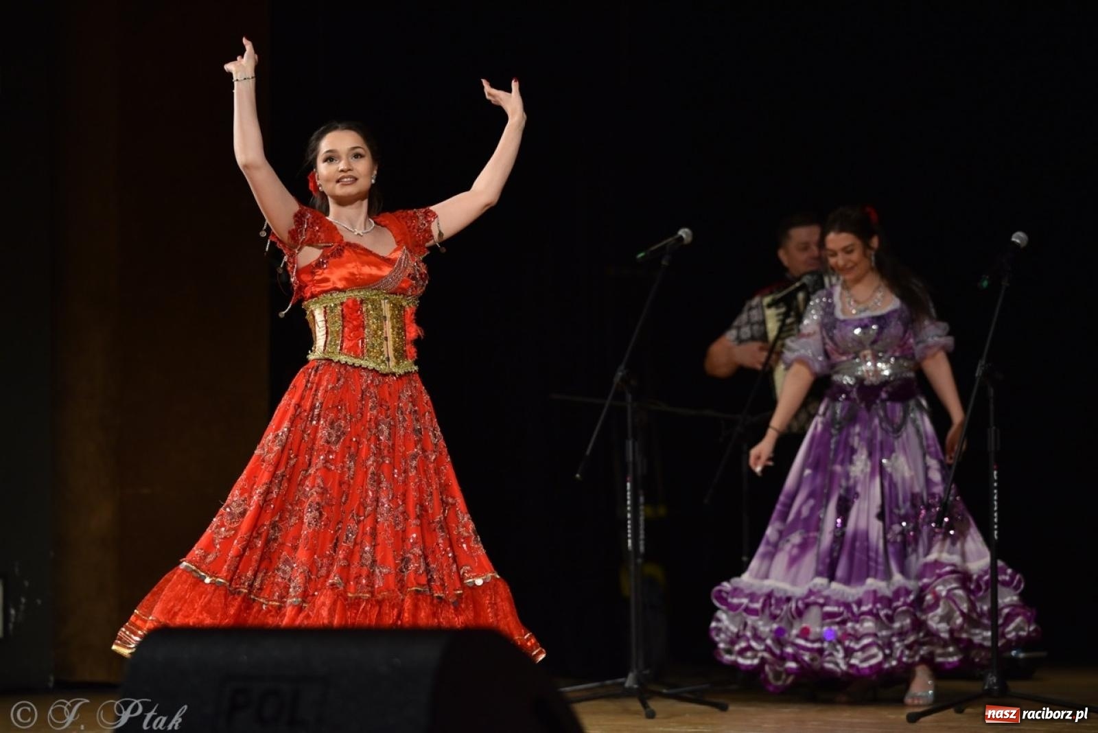 Zdjęcie w galerii na portalu naszraciborz.pl: Od czardasza do przeboju – Don Vasyl zachwycił publiczność wiadomości z regionu