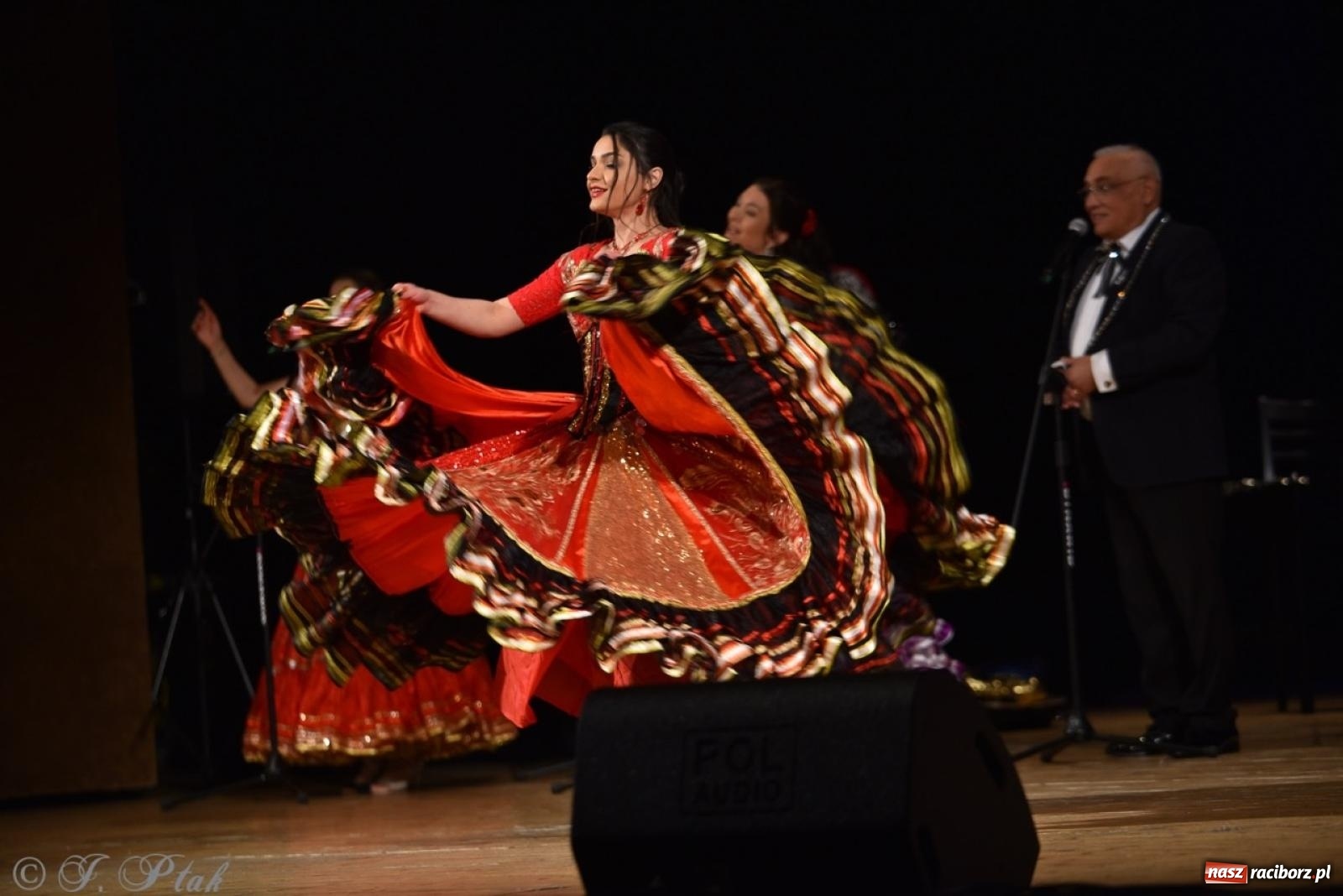 Zdjęcie w galerii na portalu naszraciborz.pl: Od czardasza do przeboju – Don Vasyl zachwycił publiczność wiadomości z regionu
